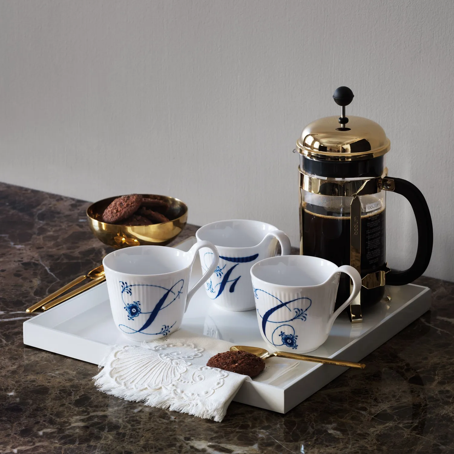 Royal Copenhagen Alfabet kop L 33 cl håndmalet stentøj