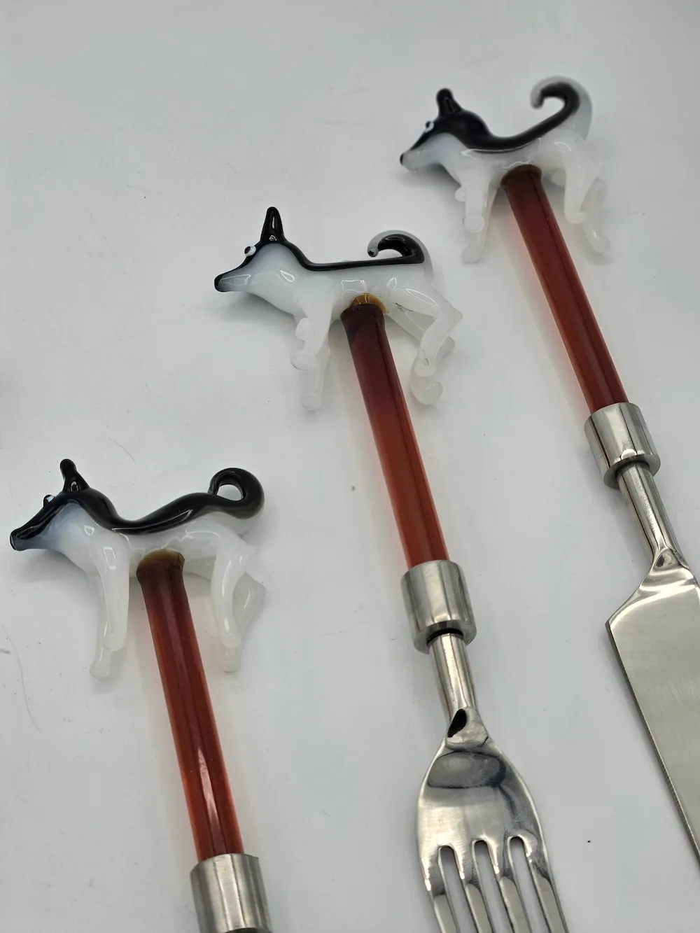 Les Ottomans bestiksæt glasdyr farvede skafter