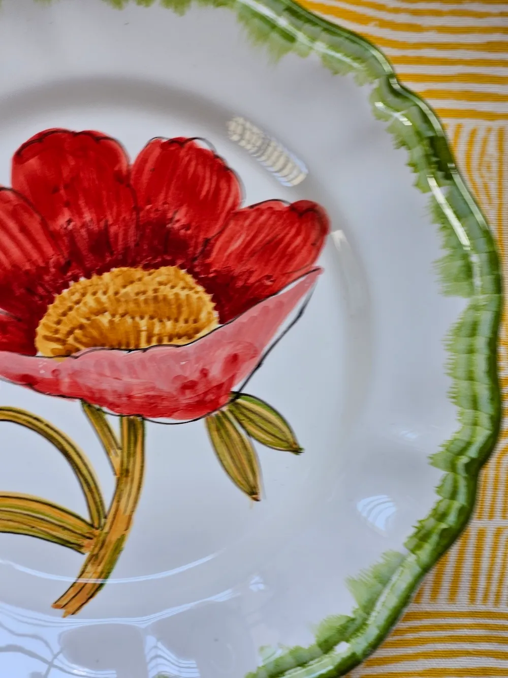 Les Ottomans Fiore Rosso middagstallerken rød håndmalet