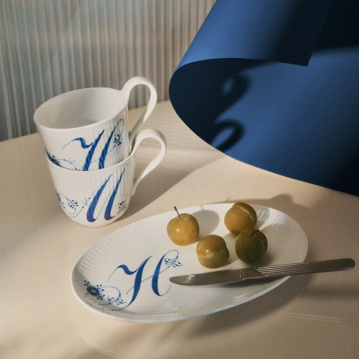 Royal Copenhagen Alfabet H højhankskop 33 cl krus