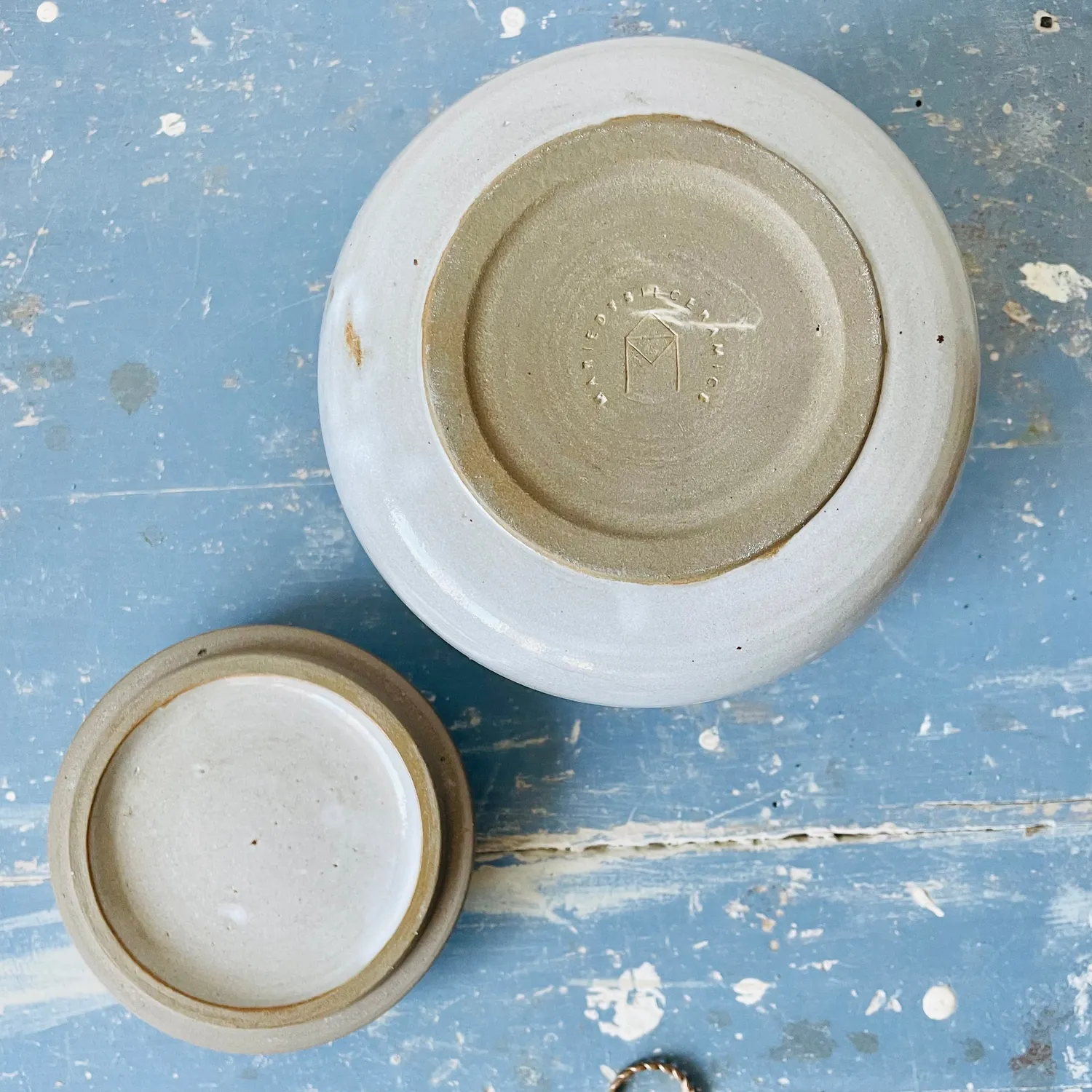 Marie Debié Ceramics krukke med låg stentøj 11x11 cm