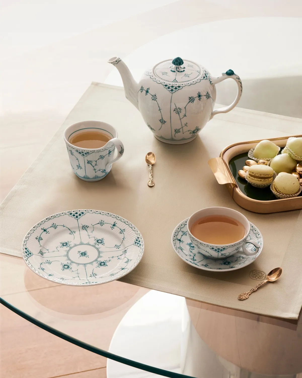 Royal Copenhagen Smaragd Musselmalet Halvblonde tekande 100 cl grøn