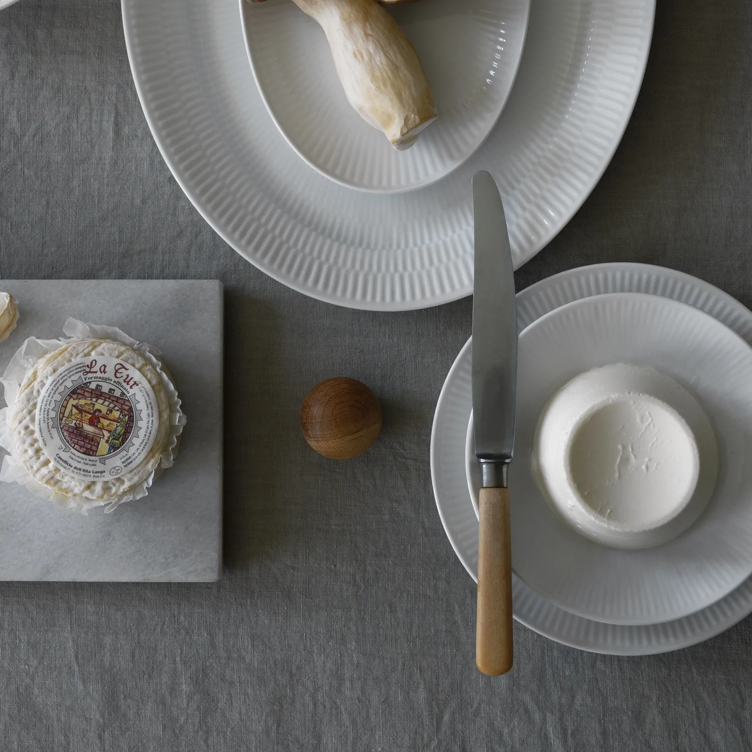 Kgl. Porcelæn Hvid Riflet dyb tallerken 17 cm hvid