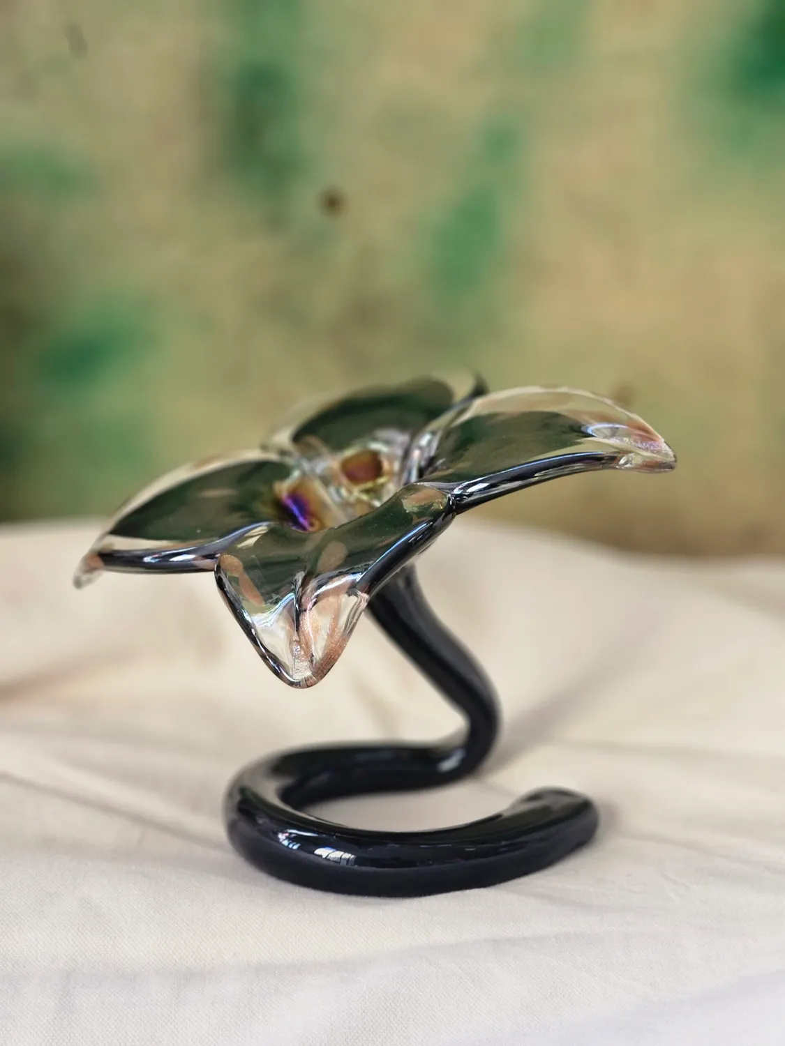 Les Ottomans Black Lily dekorationsglas sort