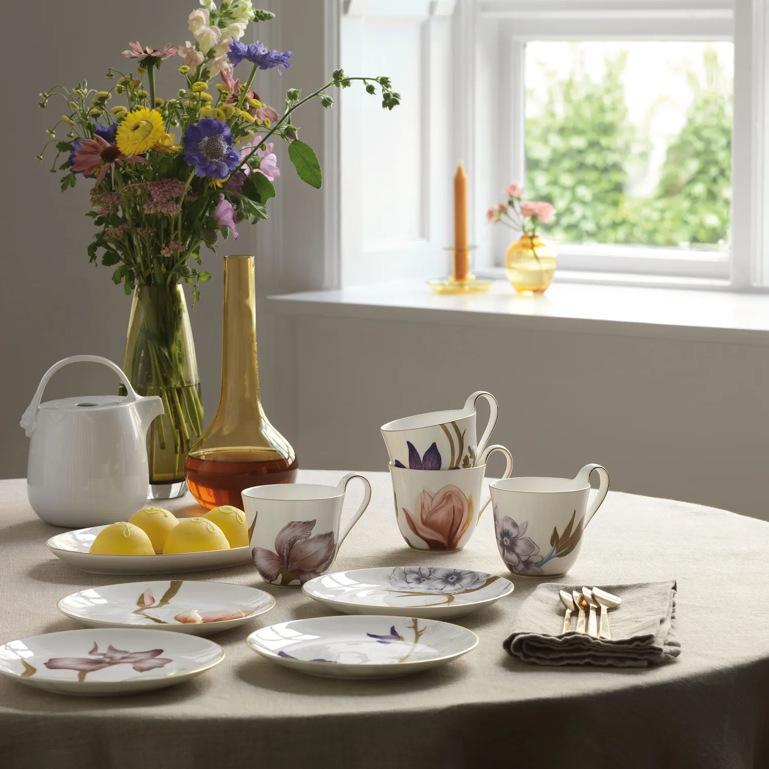 Royal Copenhagen Flora kop Iris 33 cl højhank