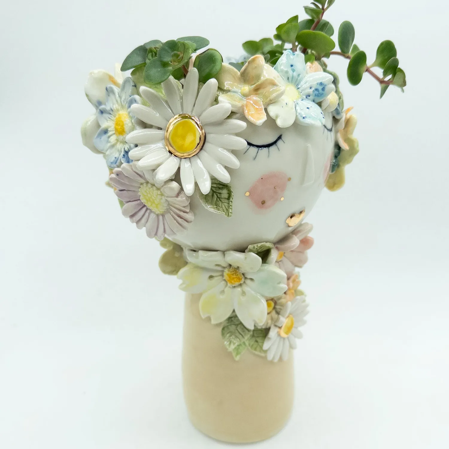 A for Anette Keramik Blomsterdame Dina skulptur mellem håndlavet