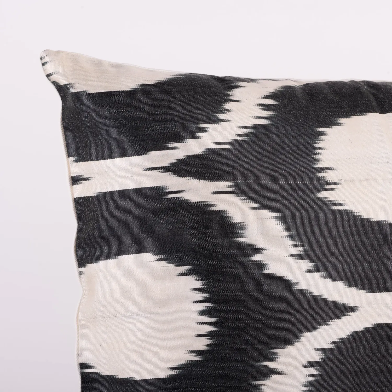 Les Ottomans Ikat S239 pudebetræk silke