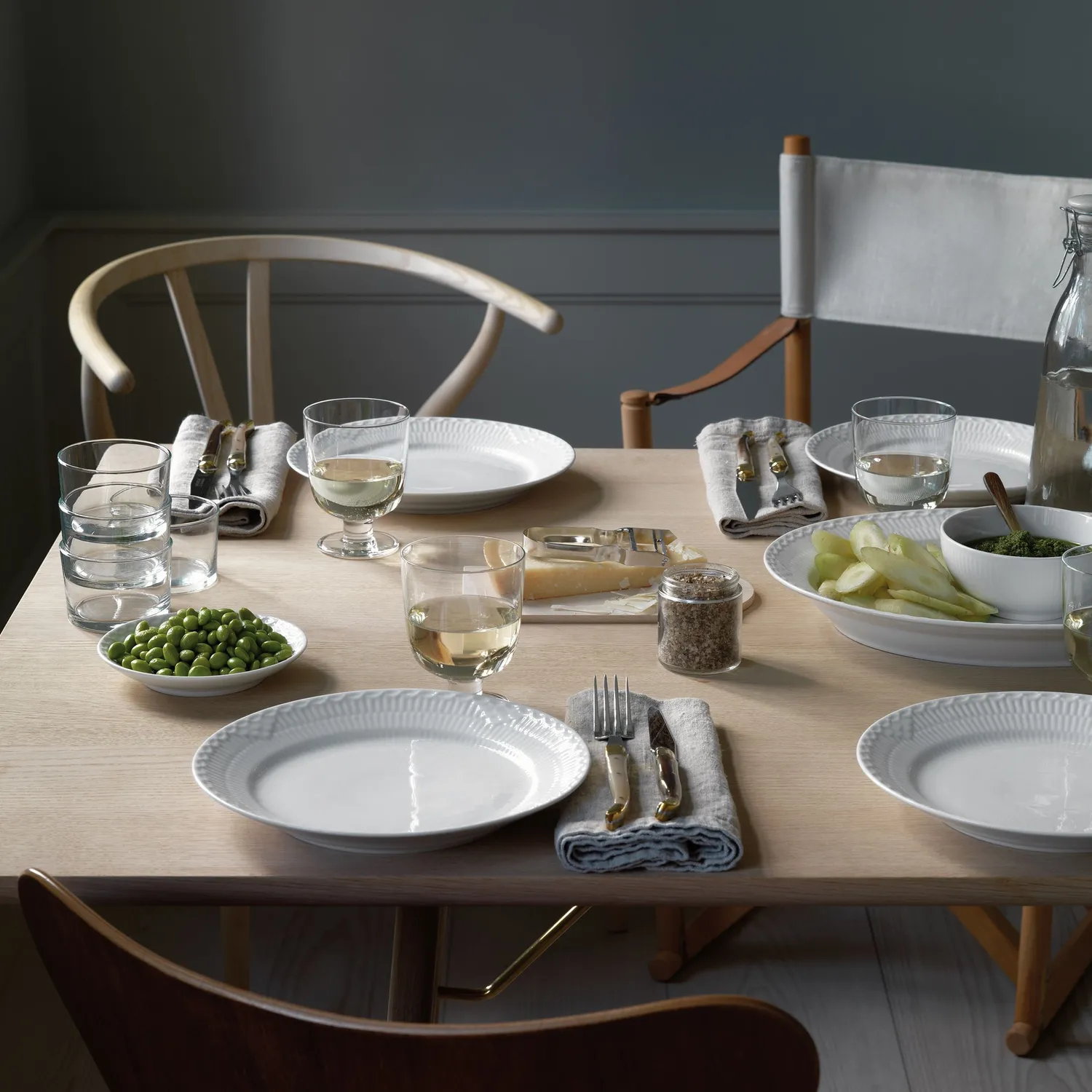 Kgl. Porcelæn Hvid Halvblonde tallerken 27 cm hvid