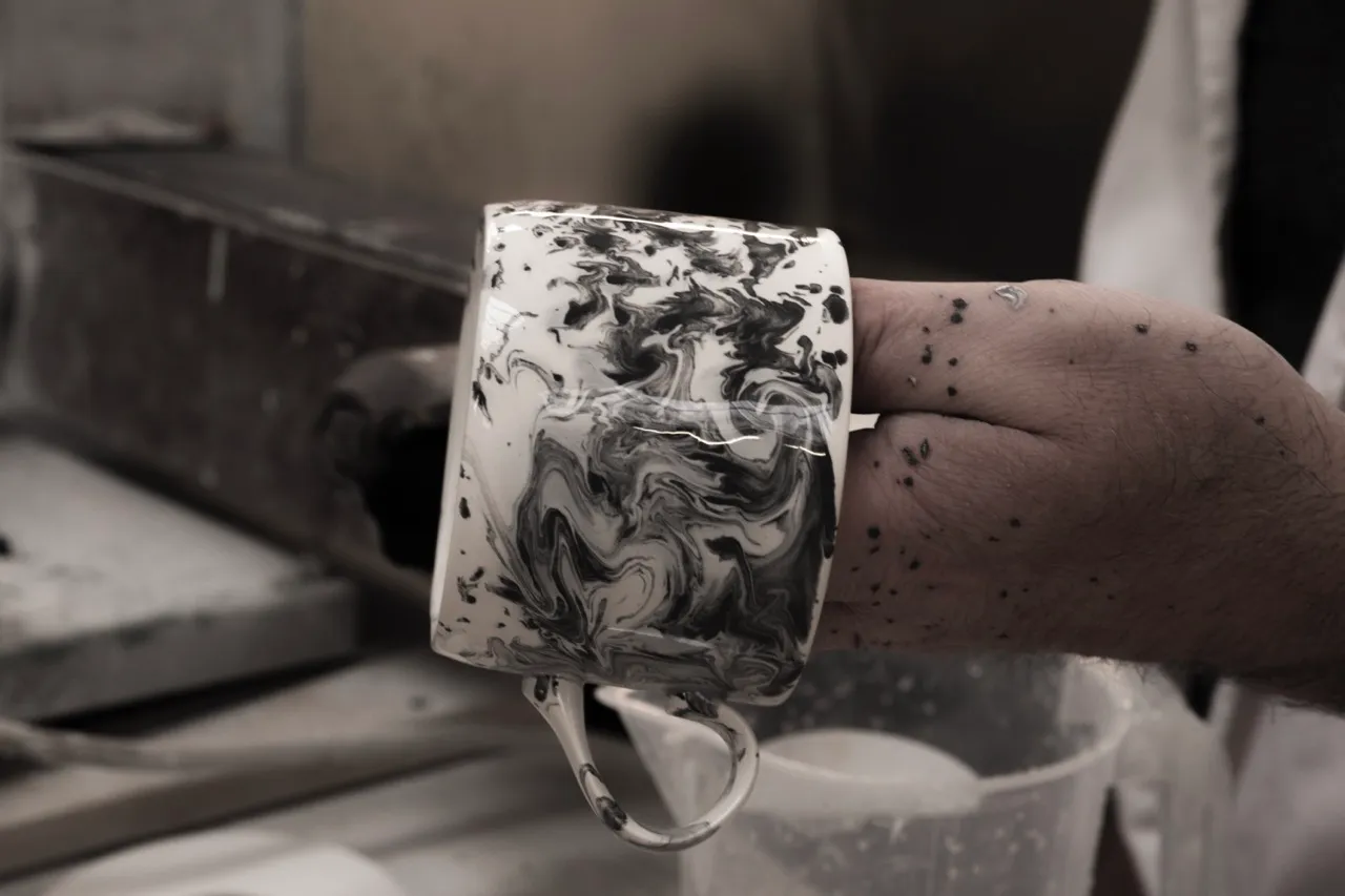 1882 Ltd Slick Mug krus stentøj blank