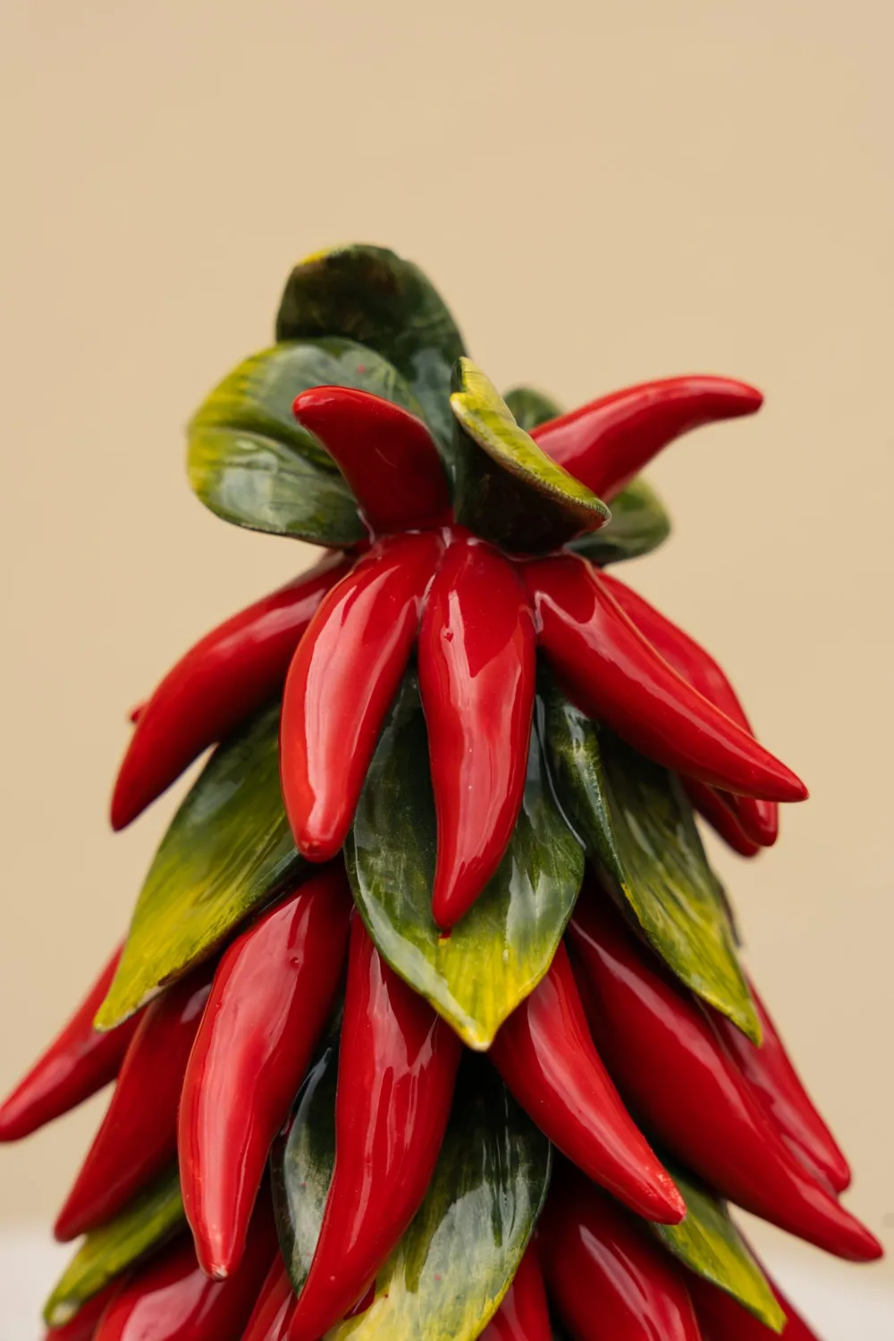 Les Ottomans Rød Chili pyramide bordpynt keramik