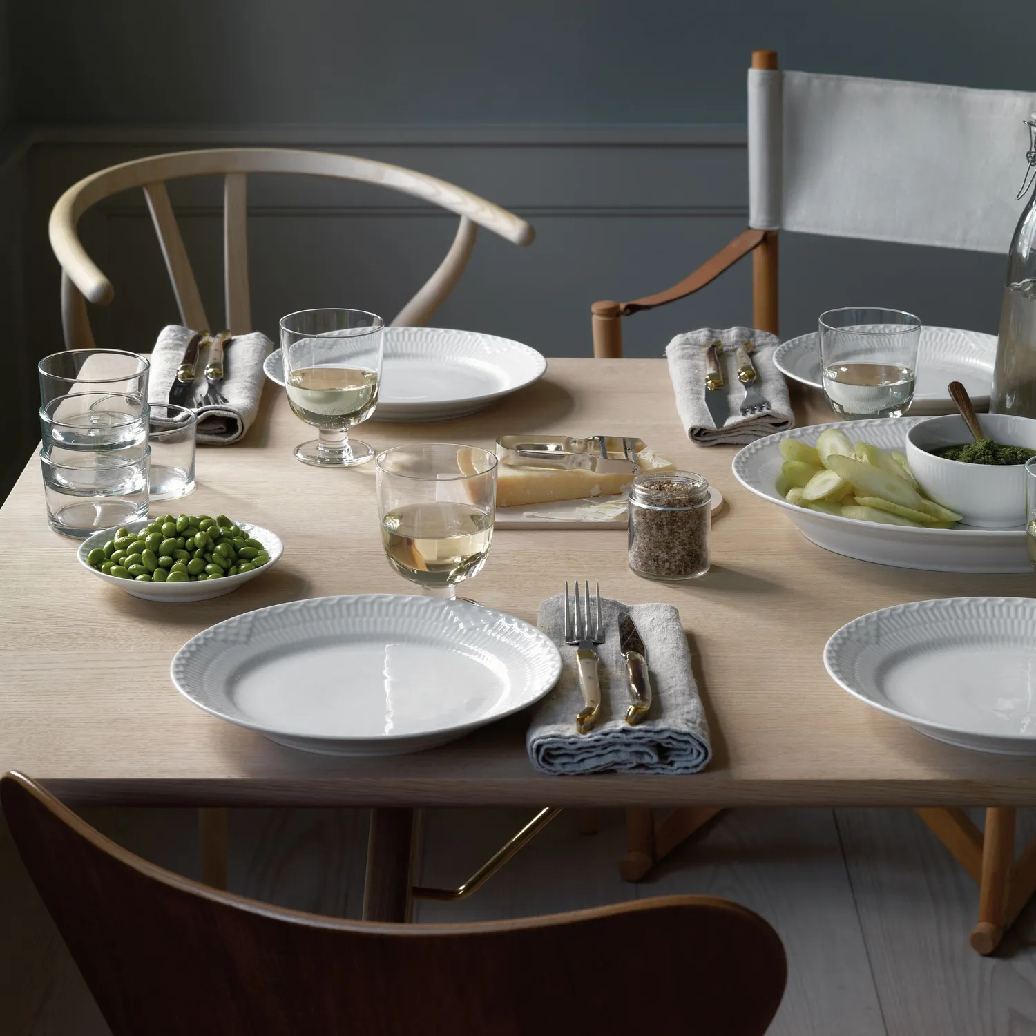 Kgl. Porcelæn Hvid Halvblonde fad 36,5 cm porcelæn