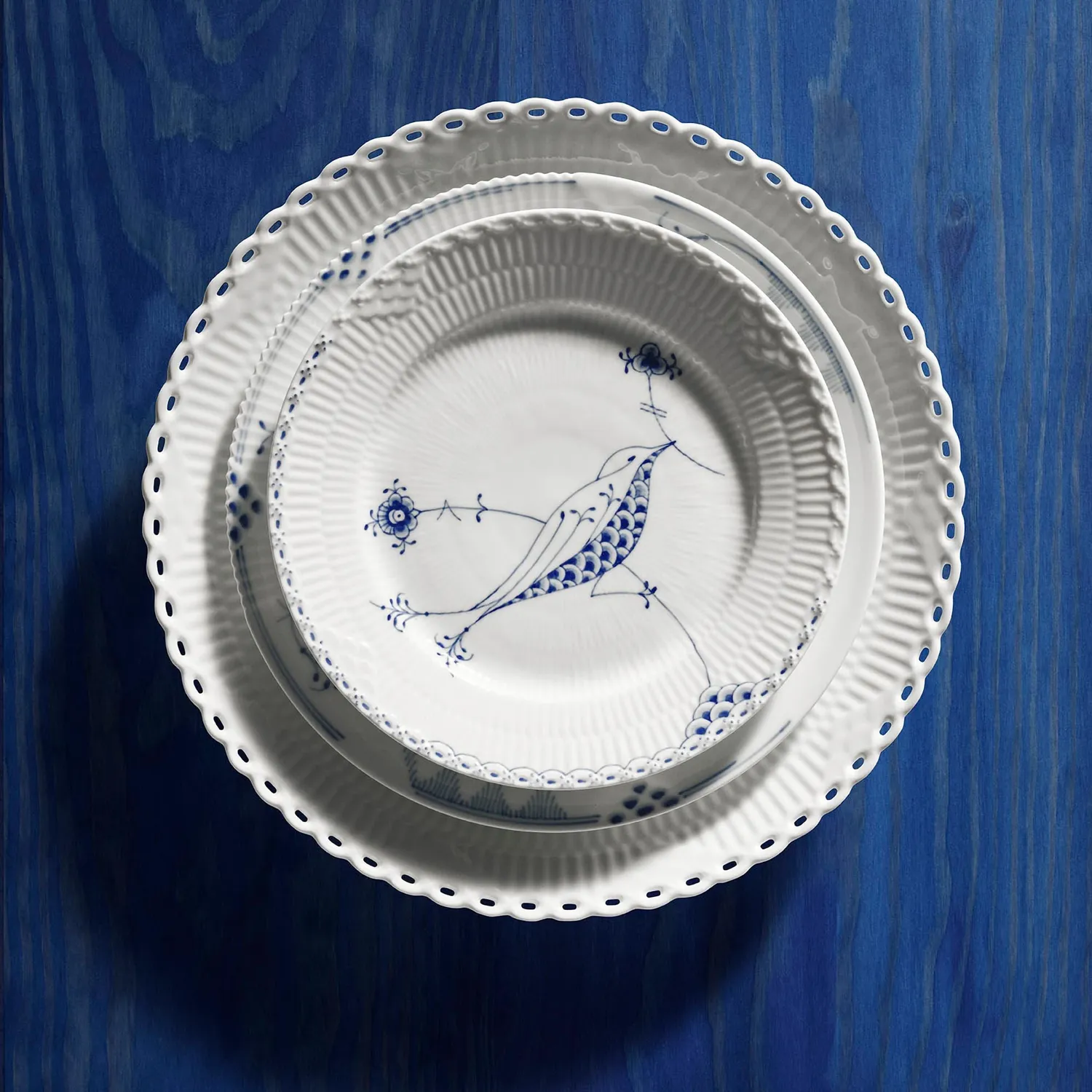 Kgl. Porcelæn Blå Elements tallerken 22 cm håndmalet