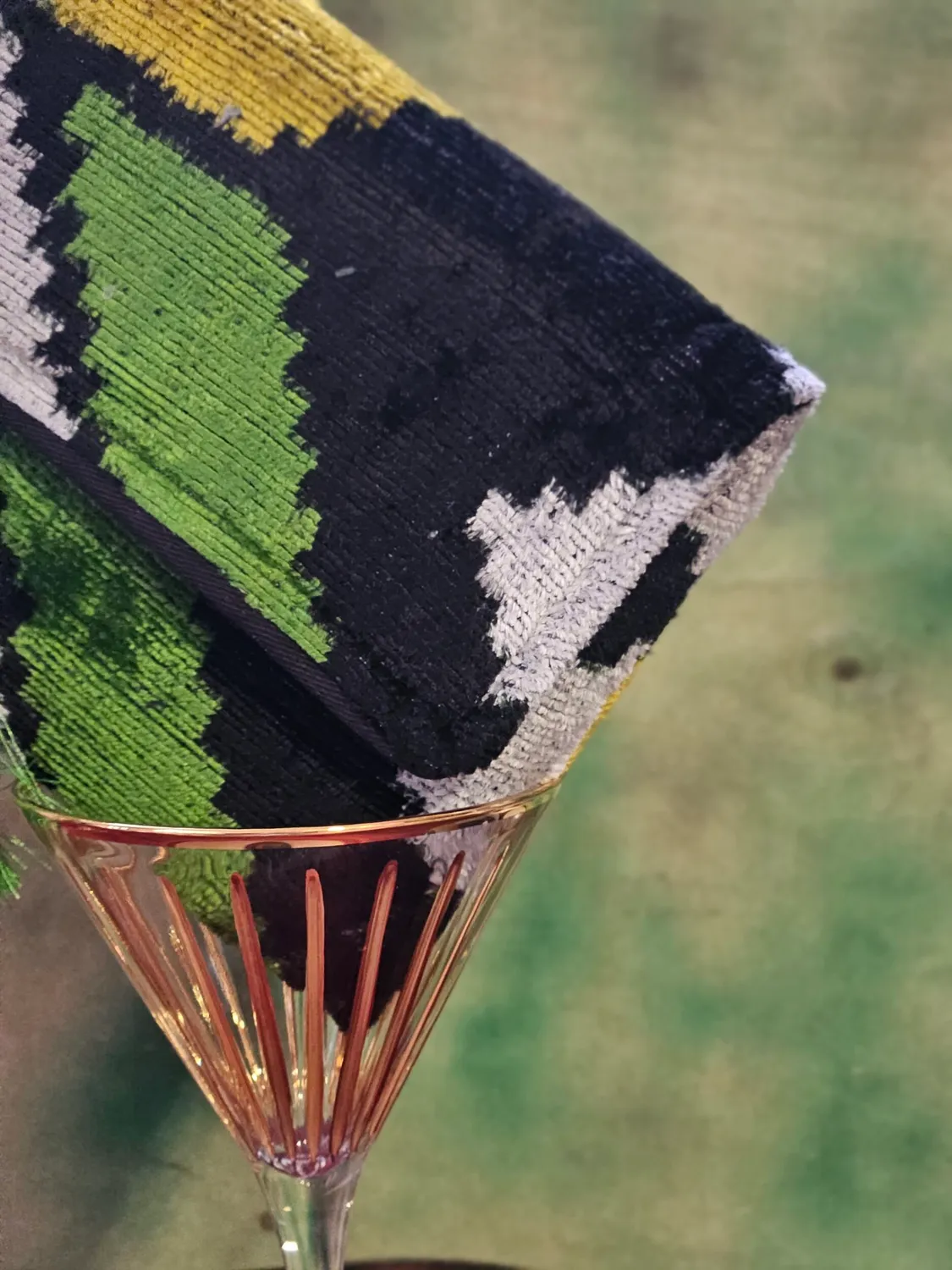 Les Ottomans 116 clutch silkefløjl ikat