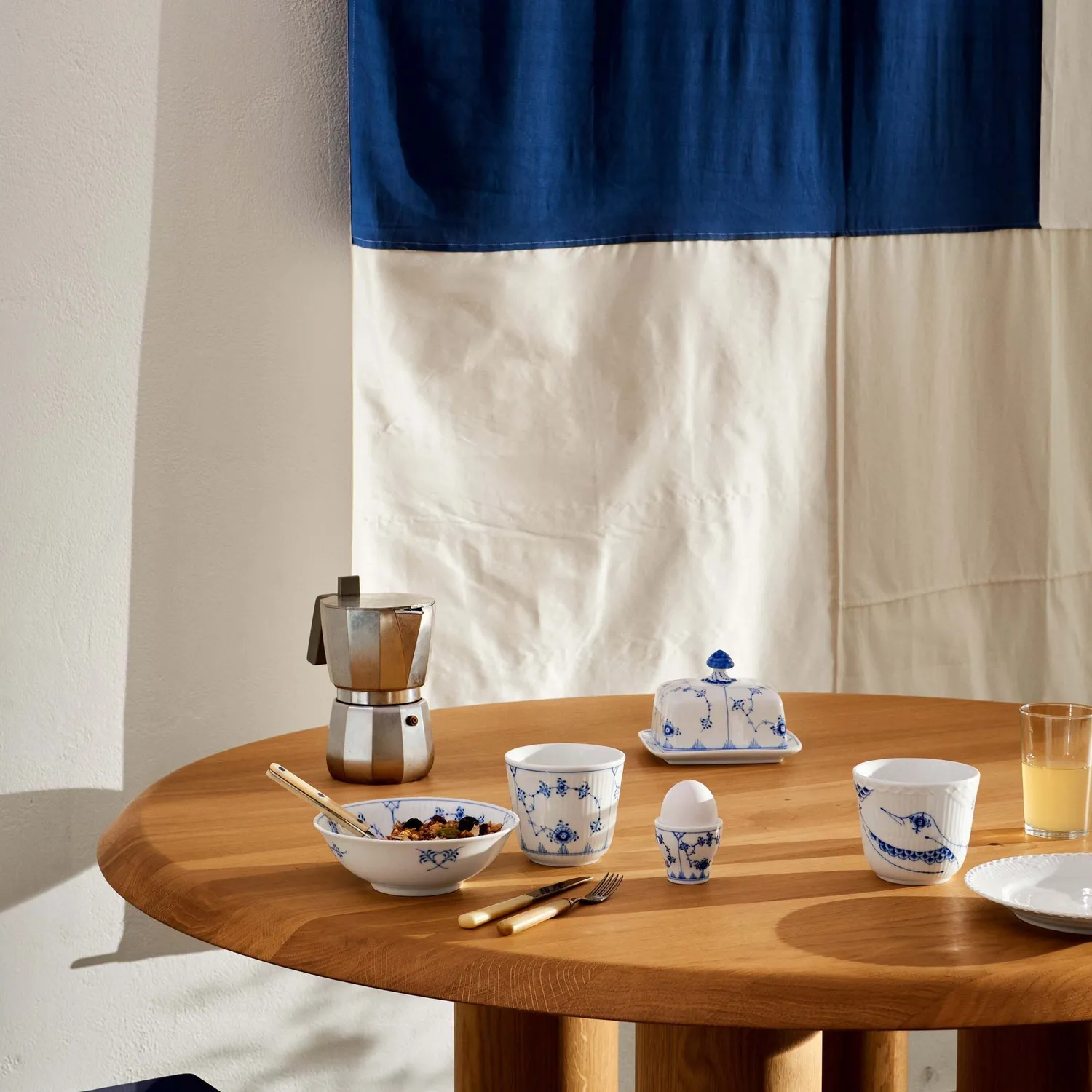 Kgl. Porcelæn Musselmalet Riflet skål 35 cl blå
