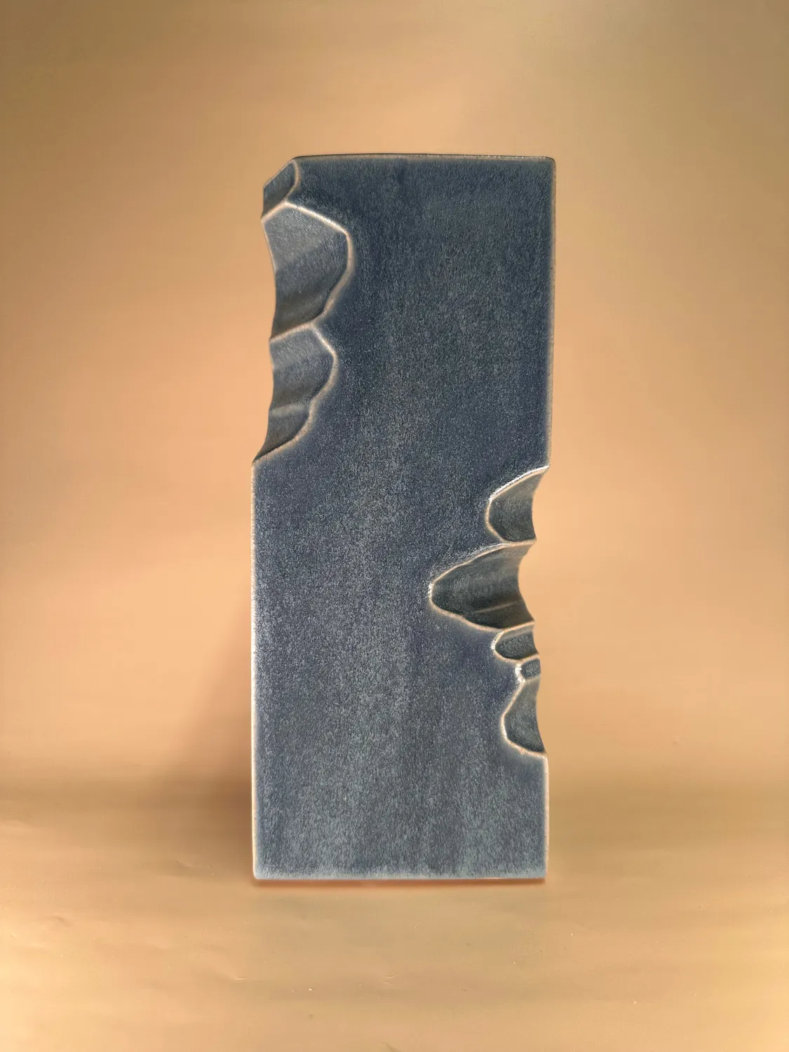 Odd Boys Ono Broken vase BLU stor stentøjsvase