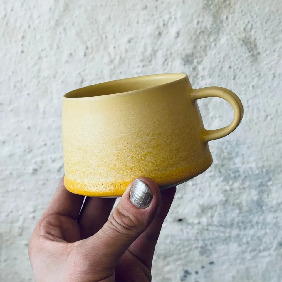 Marie Debié Ceramics Spring kop gul mat stentøj
