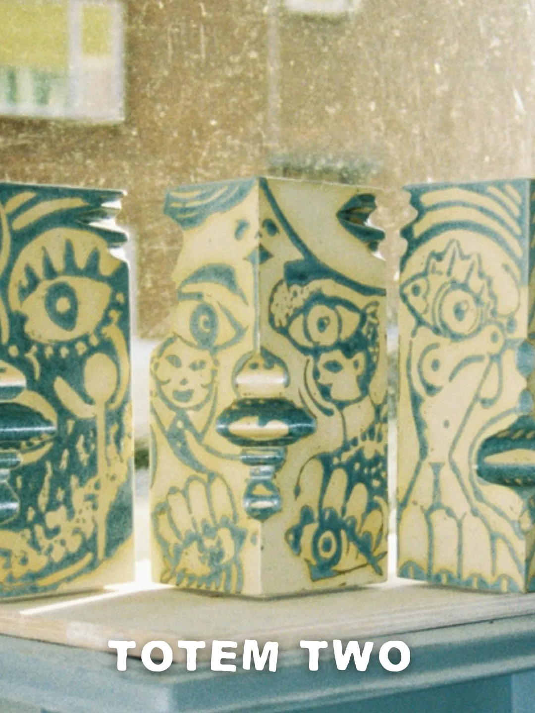 Odd Boys Ceramic ONO Broken Vase vase blå Totem stentøj