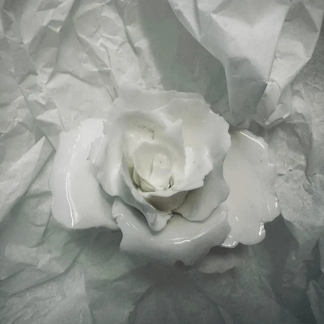 1882 Ltd Rose 26 keramikrose medium håndlavet