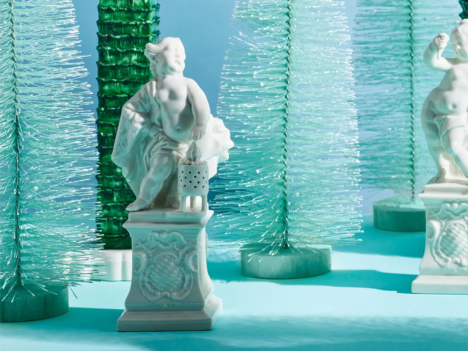 Nymphenburg Putto Winter figur elfenbein glasiert klassisk