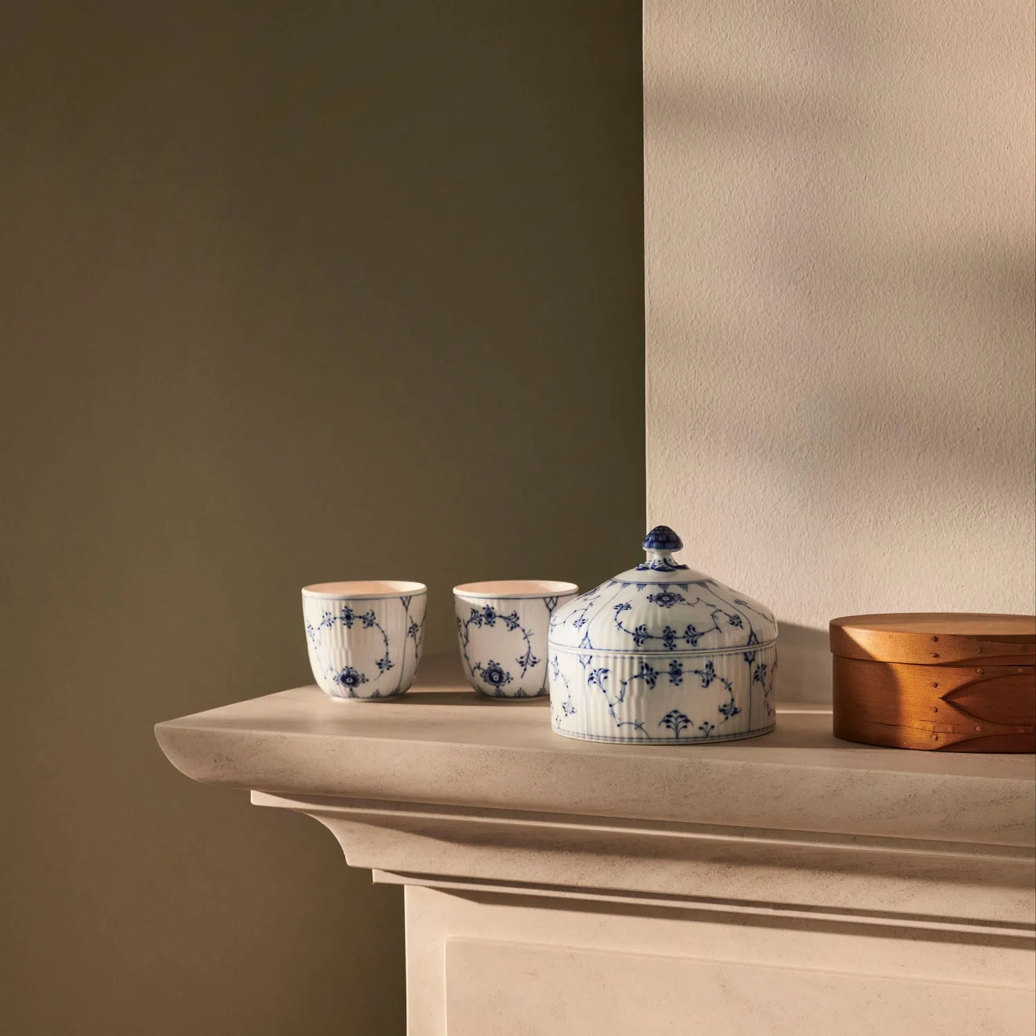 Kgl. Porcelæn Musselmalet Riflet fyrfadsstager 6 cm 2 stk porcelæn