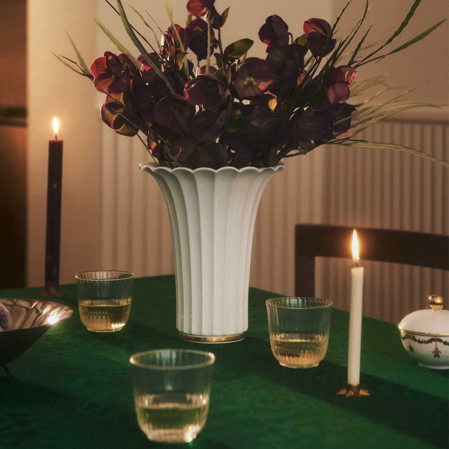 Kgl. Porcelæn vase med guldkant 23 cm hvid