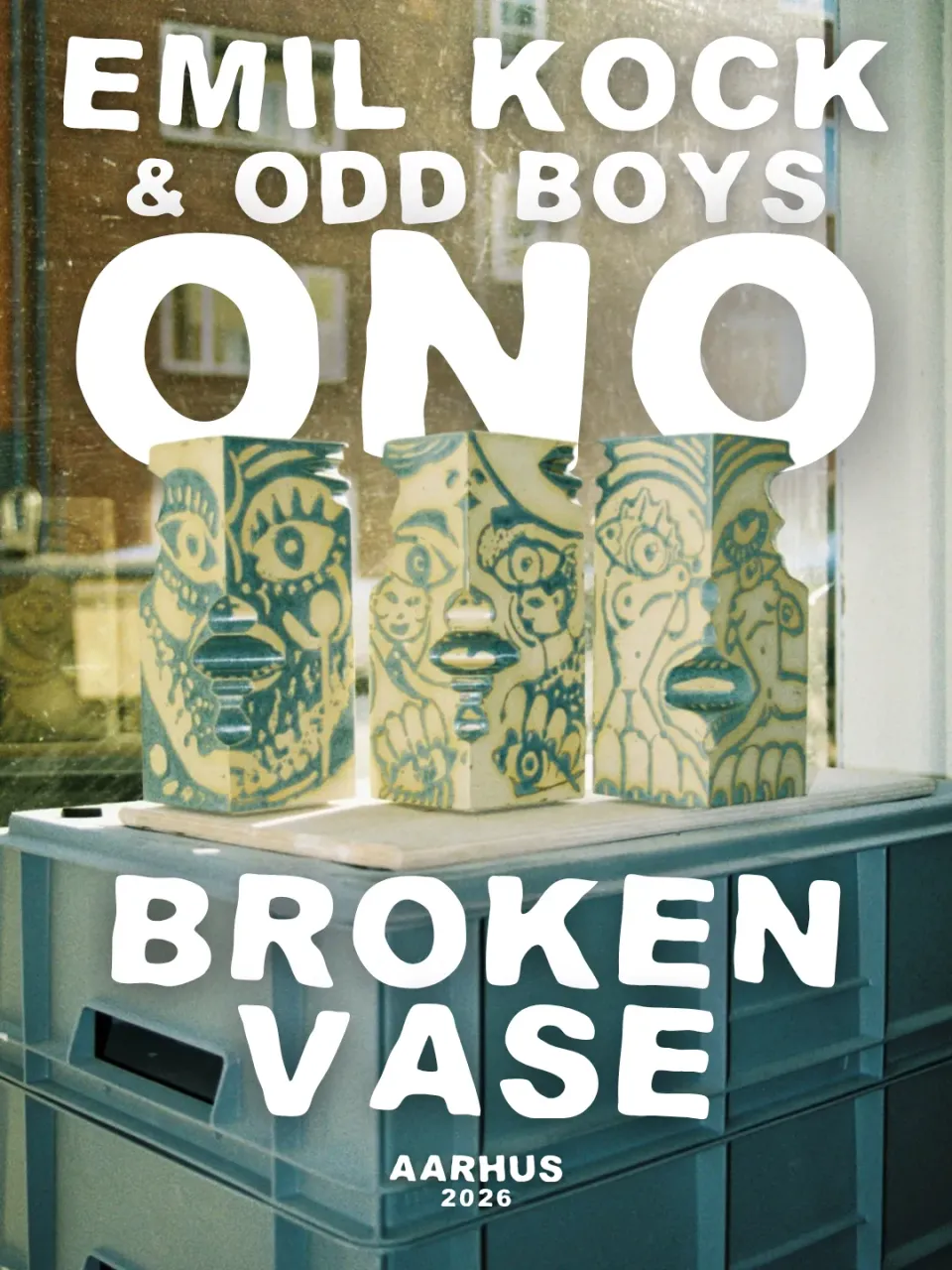 Odd Boys Ceramic ONO Broken Vase vase blå Totem stentøj