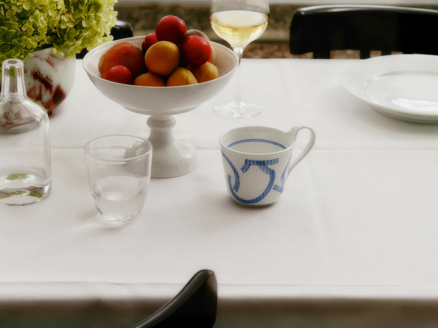 Kgl. Porcelæn MOTIF højhankskop 33 cl håndmalet