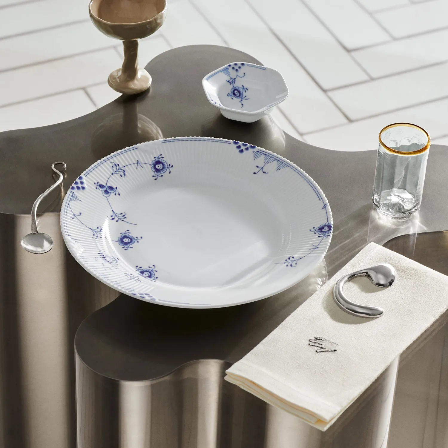 Kgl. Porcelæn Blå Elements skål 10 cl håndmalet