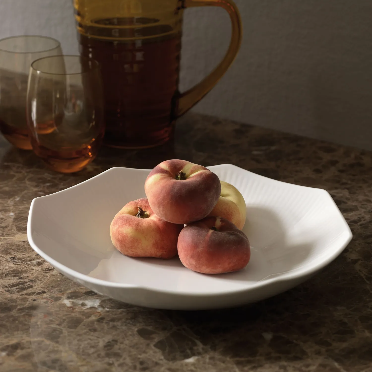 Kgl. Porcelæn Hvid Riflet skål 25 cm ottekantet