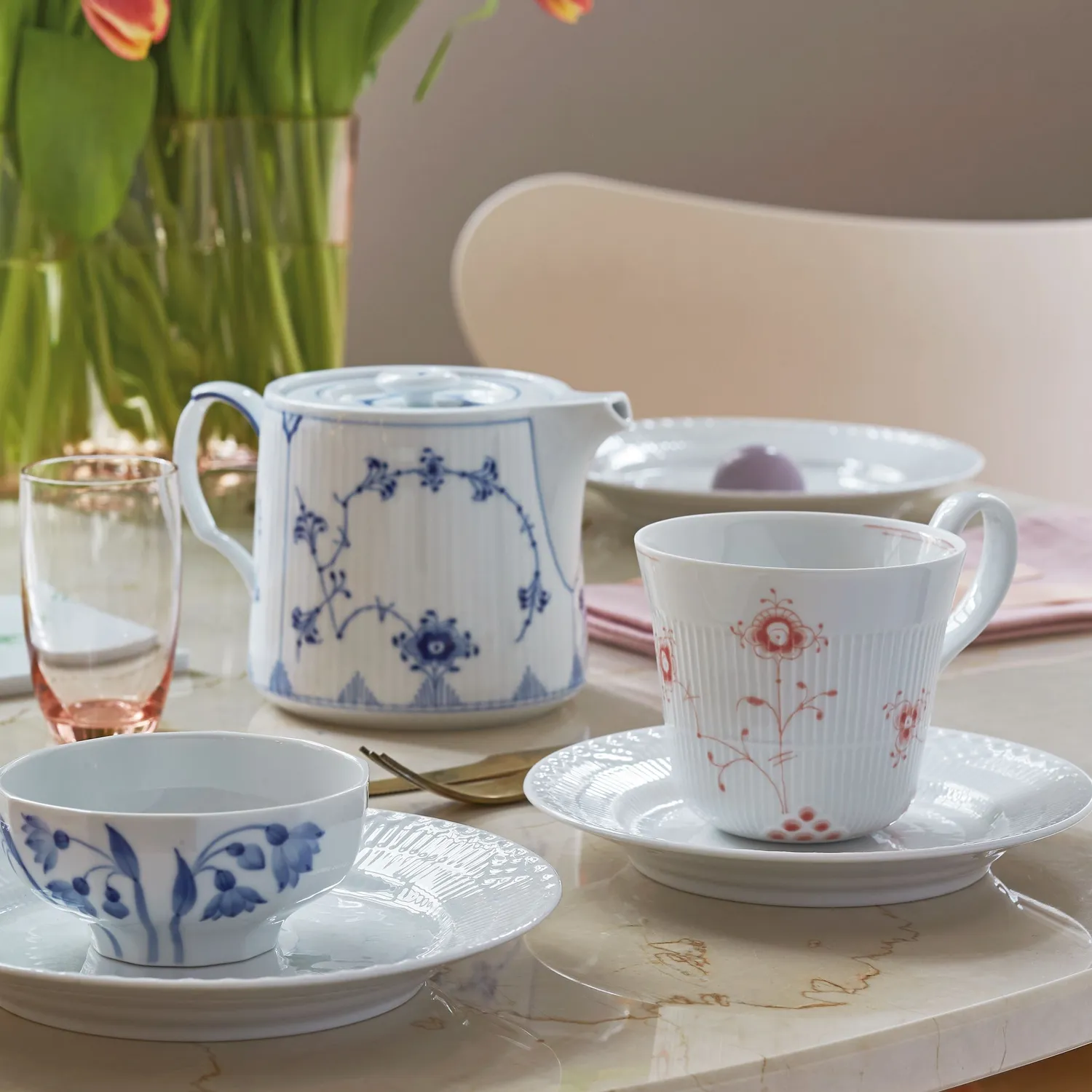 Kgl. Porcelæn Hvid Halvblonde tallerken 17 cm hvid