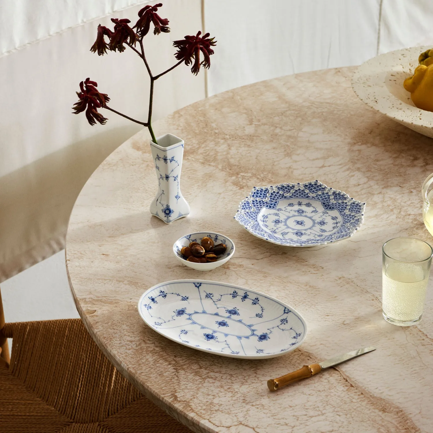 Kgl. Porcelæn Musselmalet Riflet skål 9 cl porcelæn