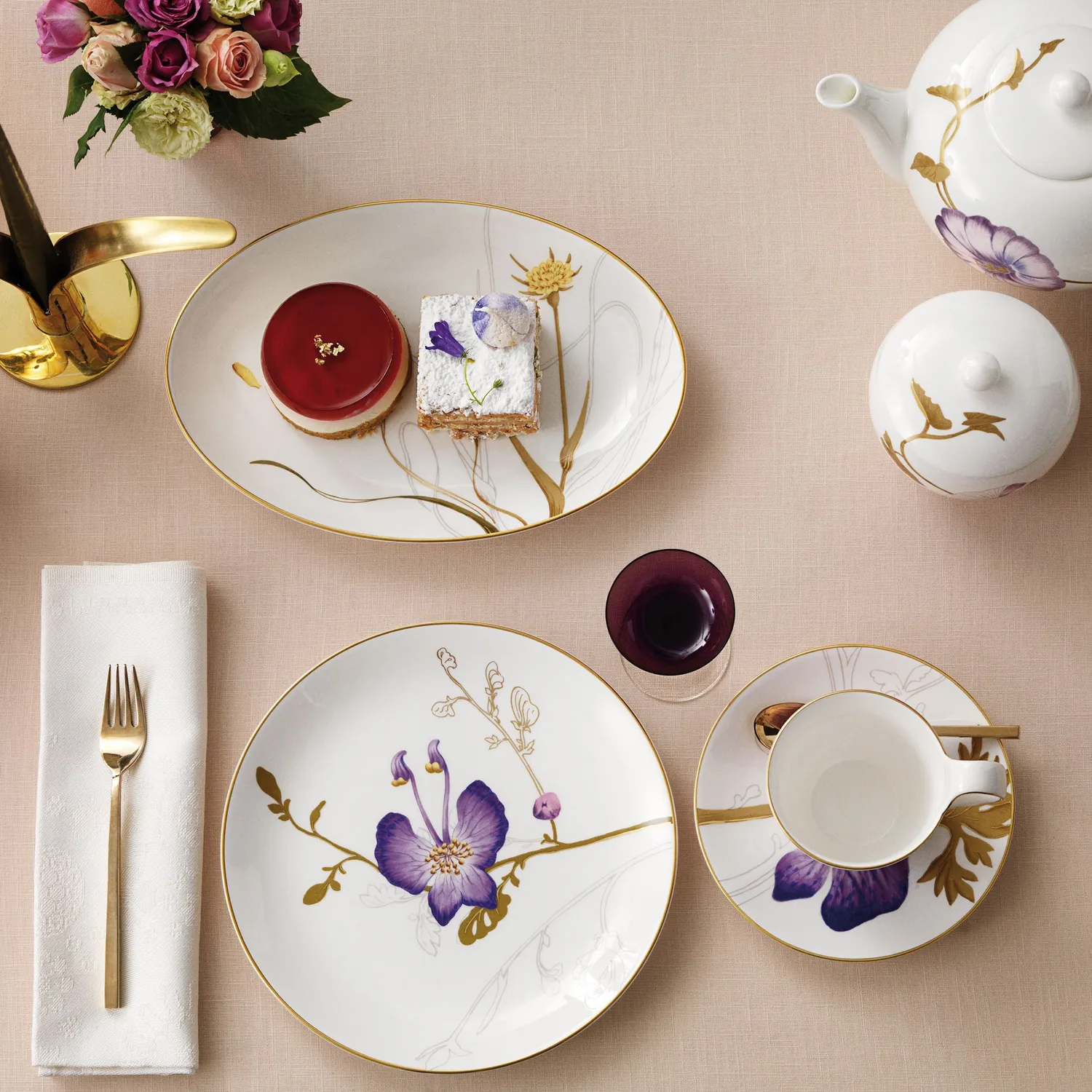 Kgl. Porcelæn Flora højhankskop Stedmoderblomst 27 cl