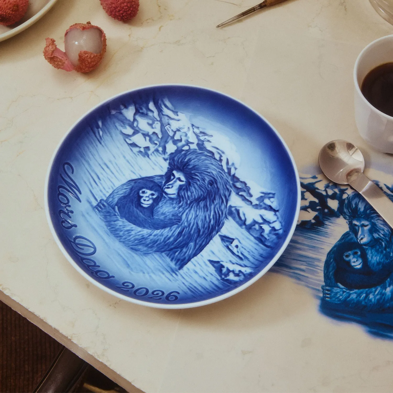 Kgl. Porcelæn Bing & Grøndahl Mors Dags Platte 2026 platte 15 cm sneaber