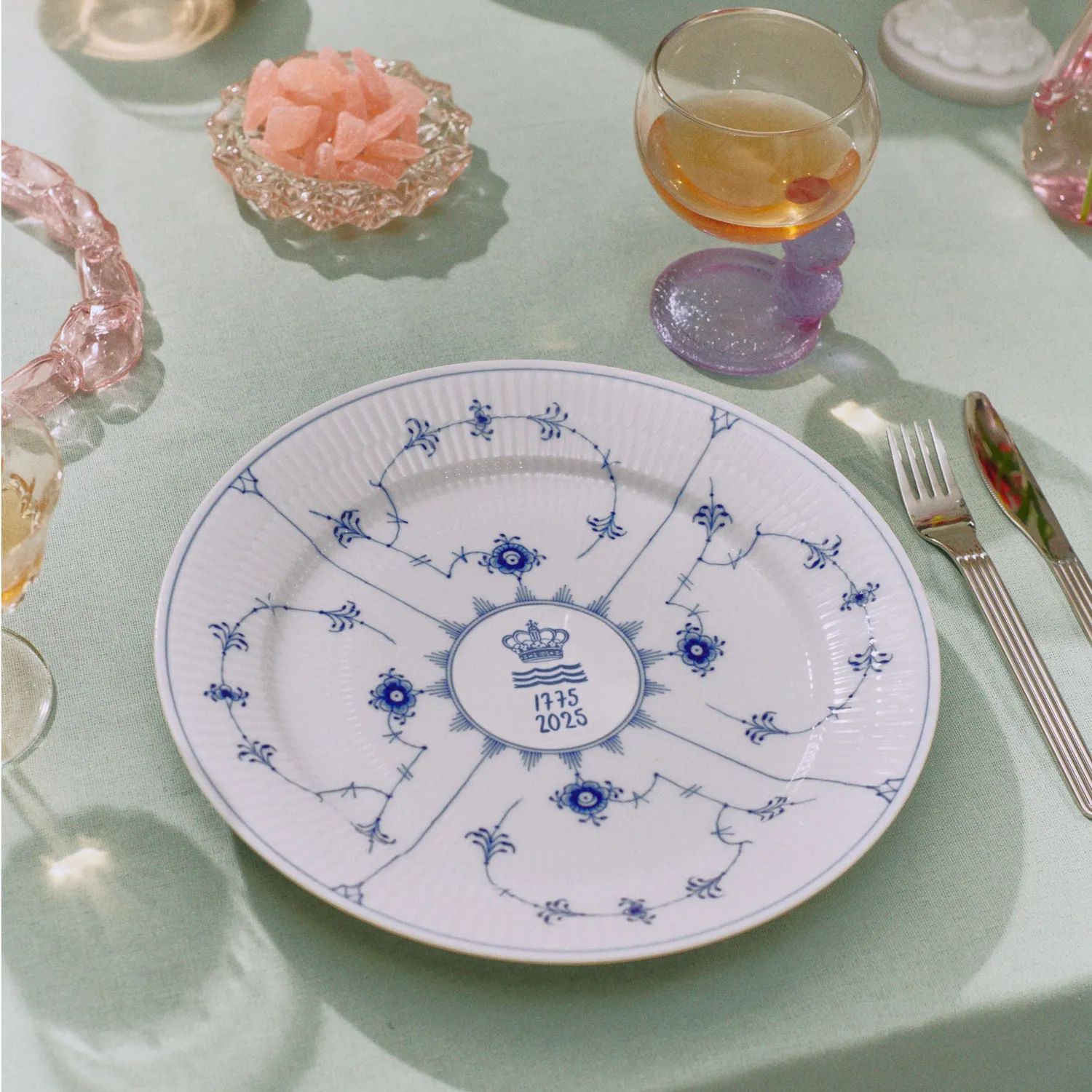 Kgl. Porcelæn Musselmalet tallerken 27 cm jubilæum