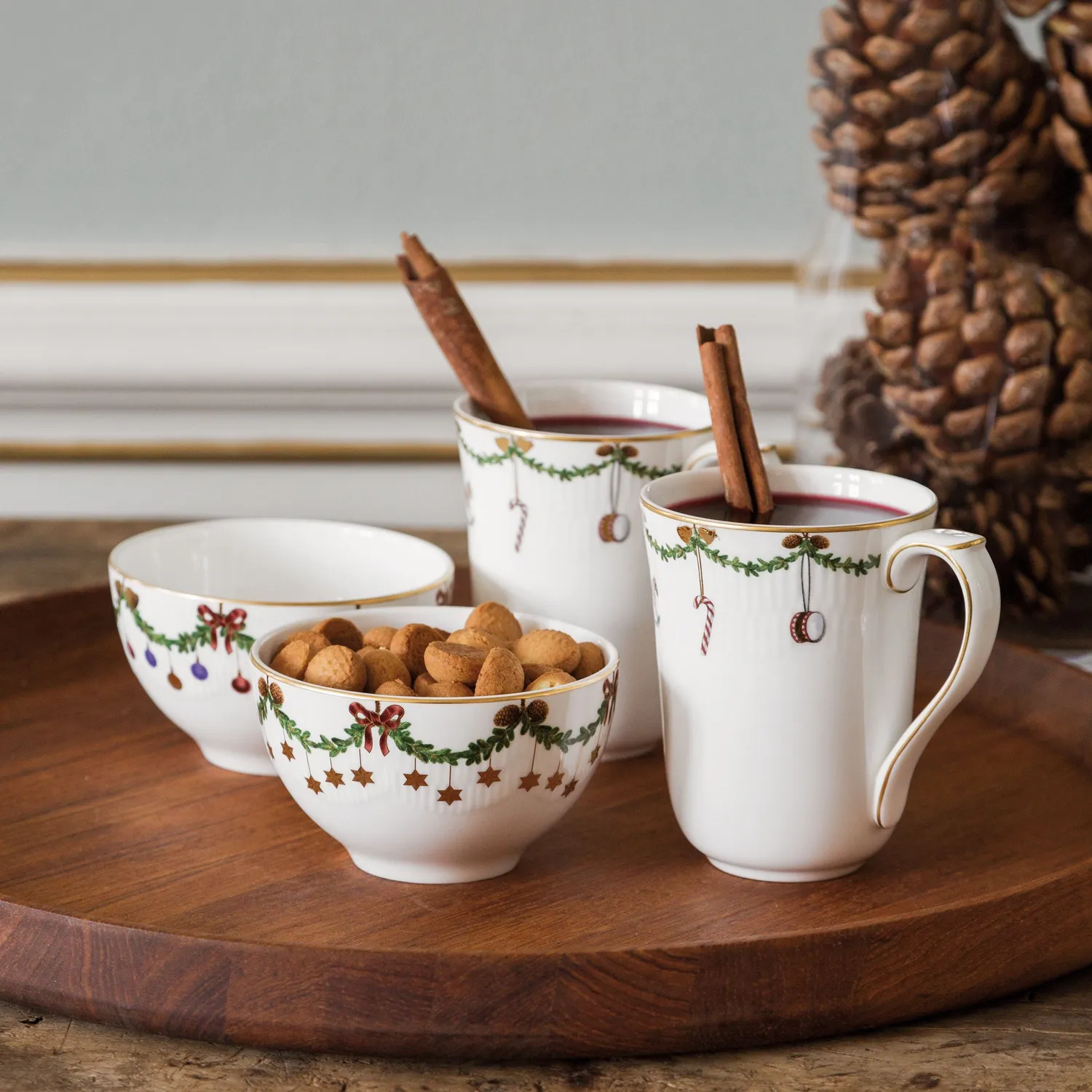 Kgl. Porcelæn Stjerne Riflet Jul kop 36 cl 2 stk