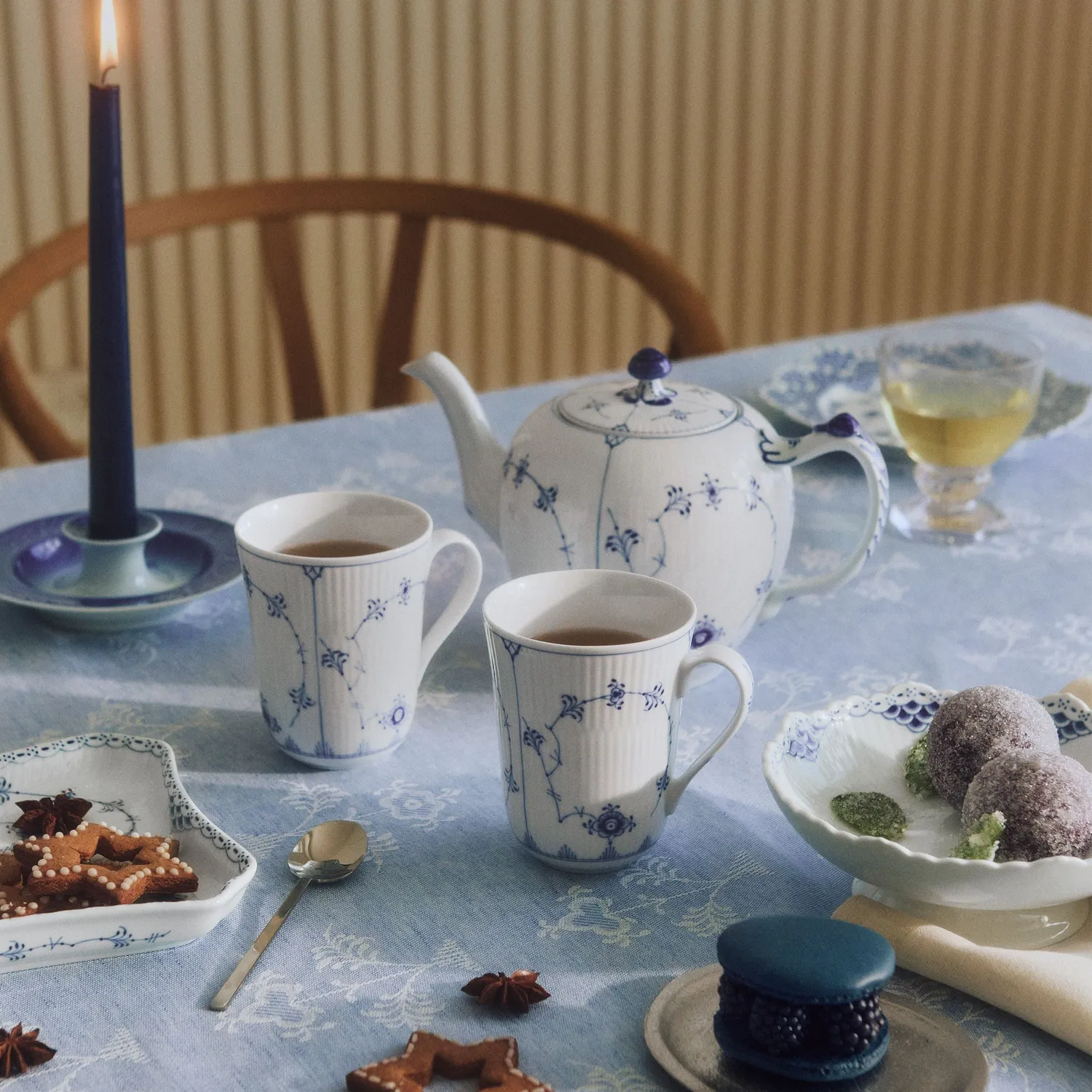 Kgl. Porcelæn Musselmalet Riflet kop 36 cl 2 stk blå