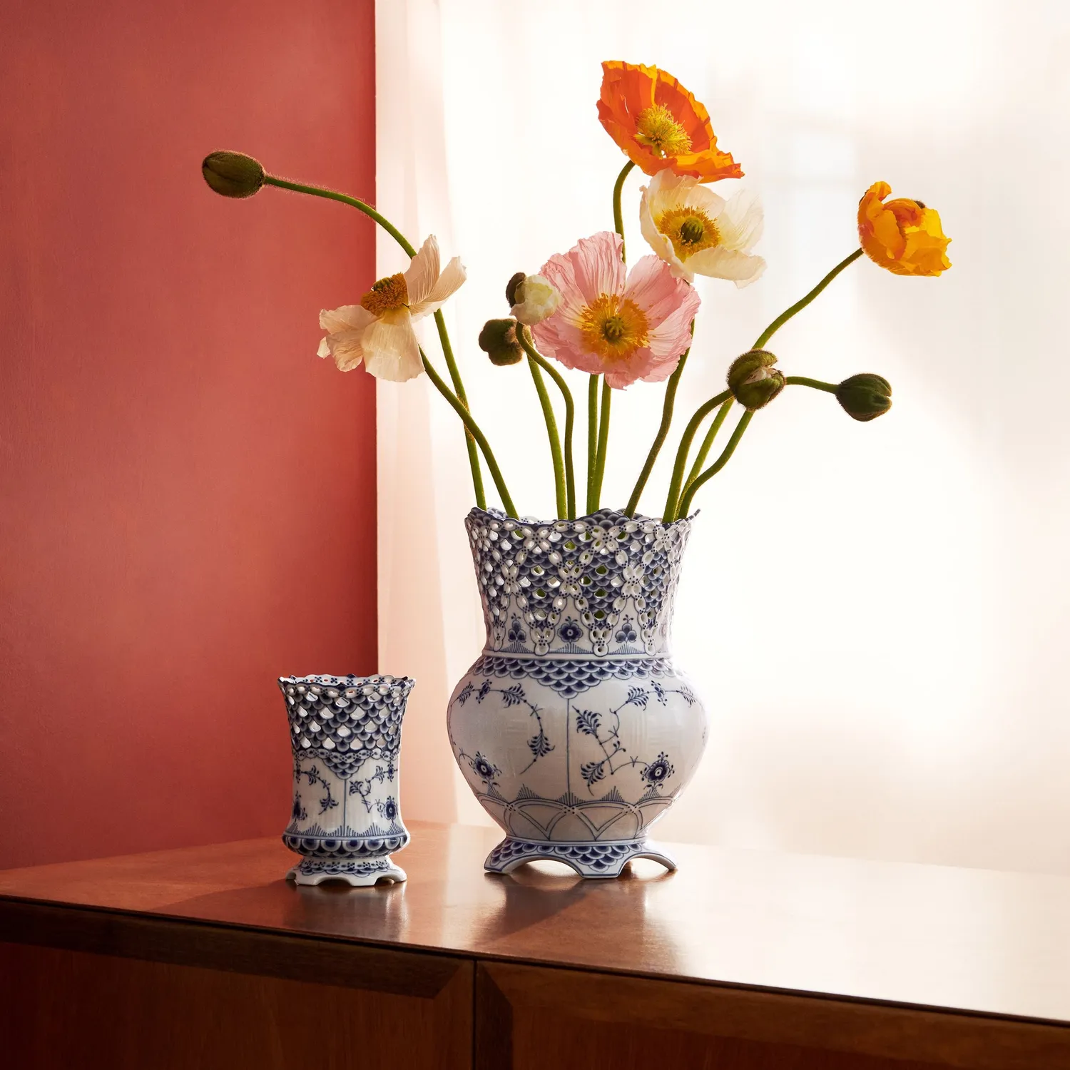 Kgl. Porcelæn Musselmalet Helblonde vase 11 cm blå