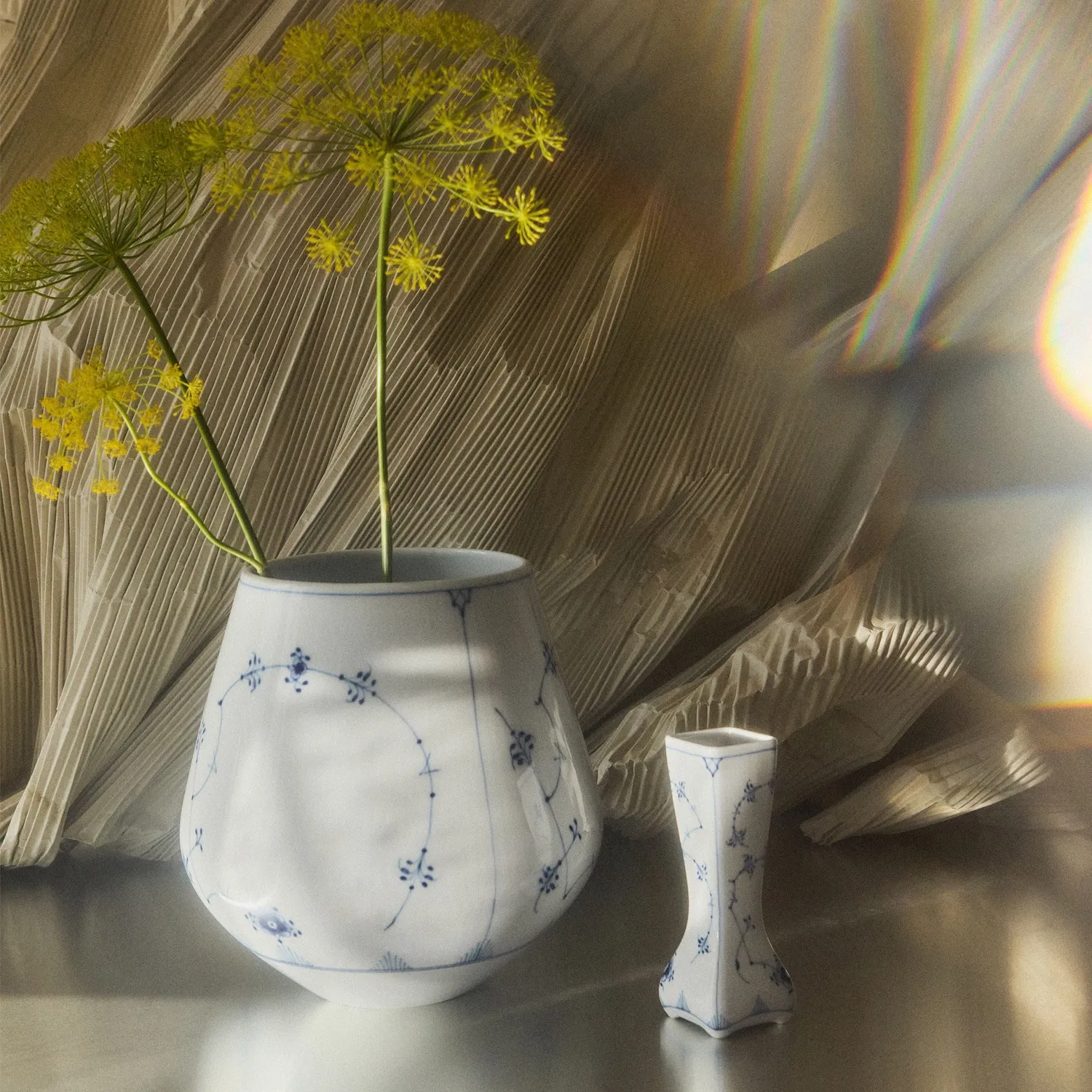 Kgl. Porcelæn Musselmalet Riflet vase 20,5 cm porcelæn
