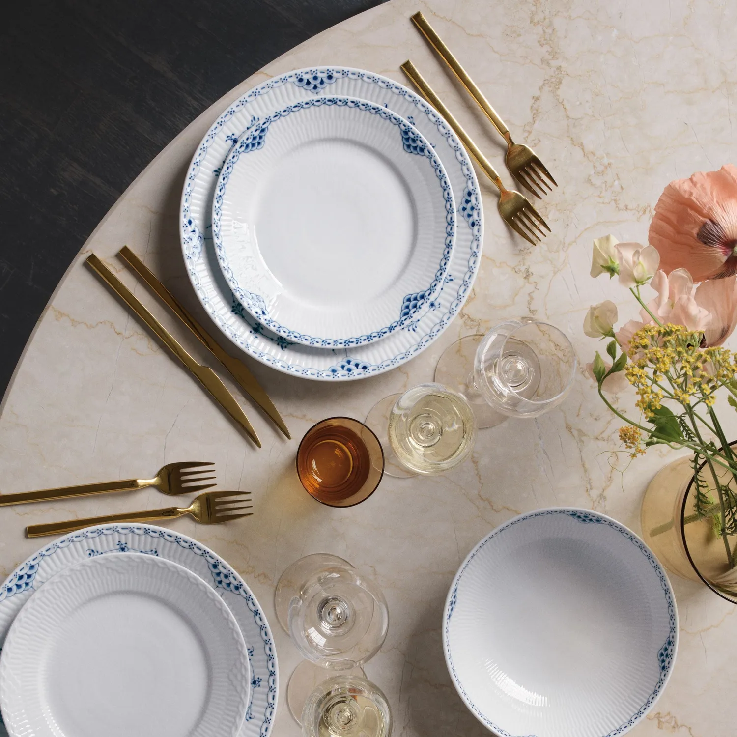 Kgl. Porcelæn Musselmalet Halvblonde tallerken 27 cm