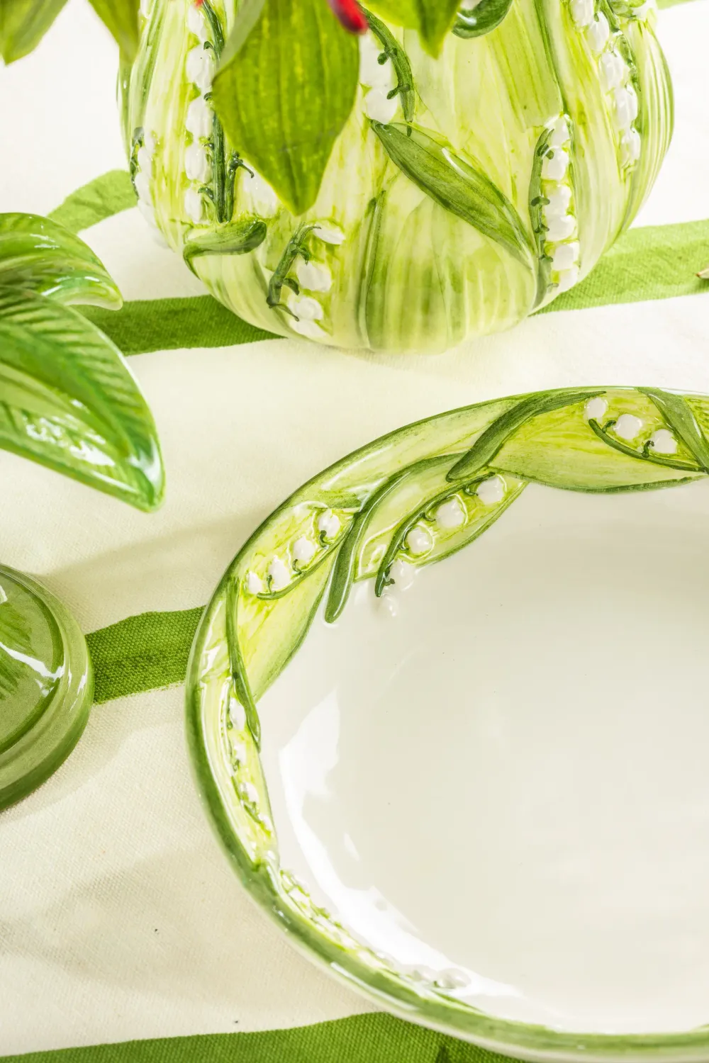 Les Ottomans Lily of the Valley pastatallerken håndmalet hvid