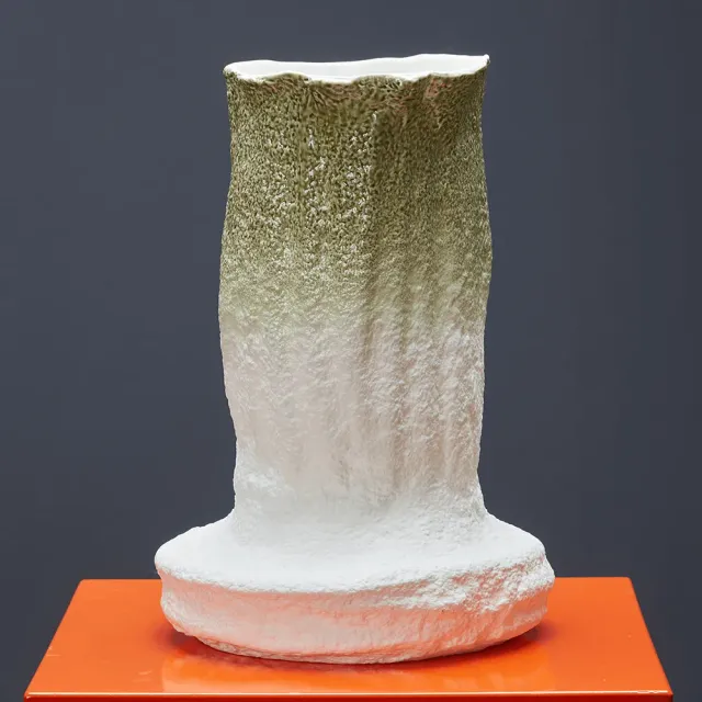 1882-Ltd Grøn vase i stentøj grøn glasur