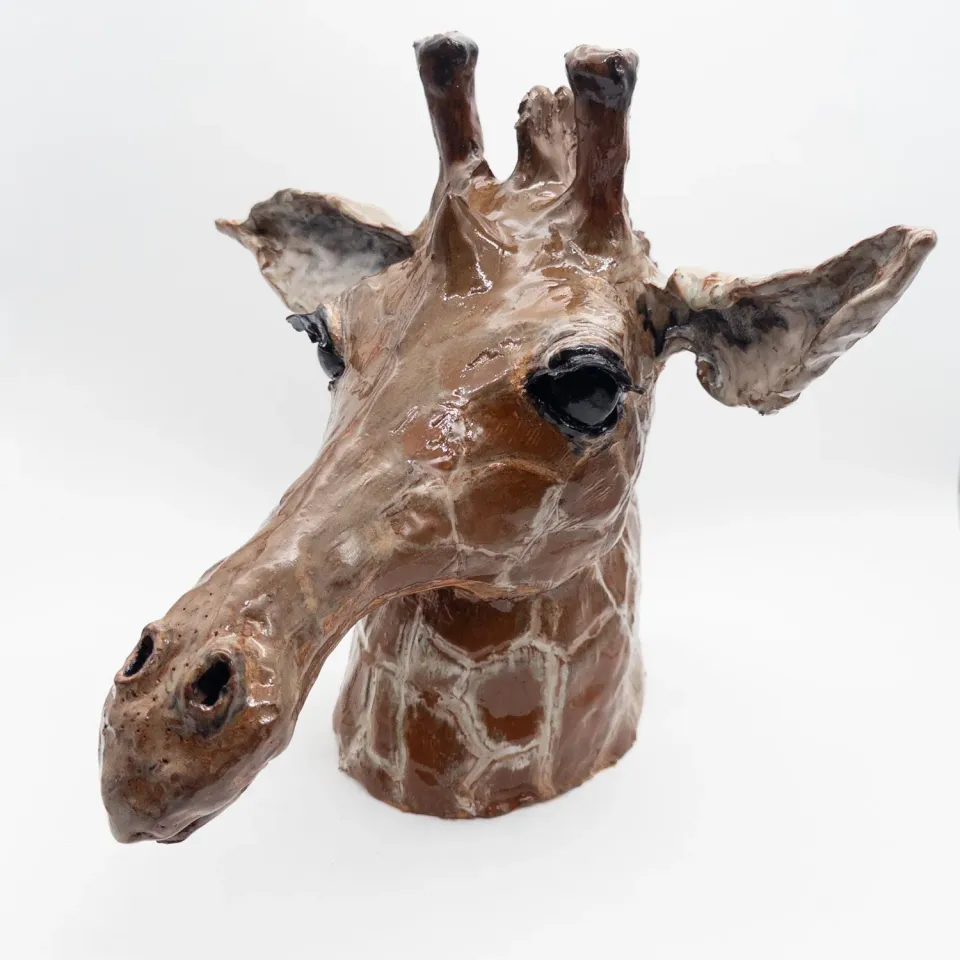 A for Anette Keramik Girafhoved skulptur stentøj 1260°