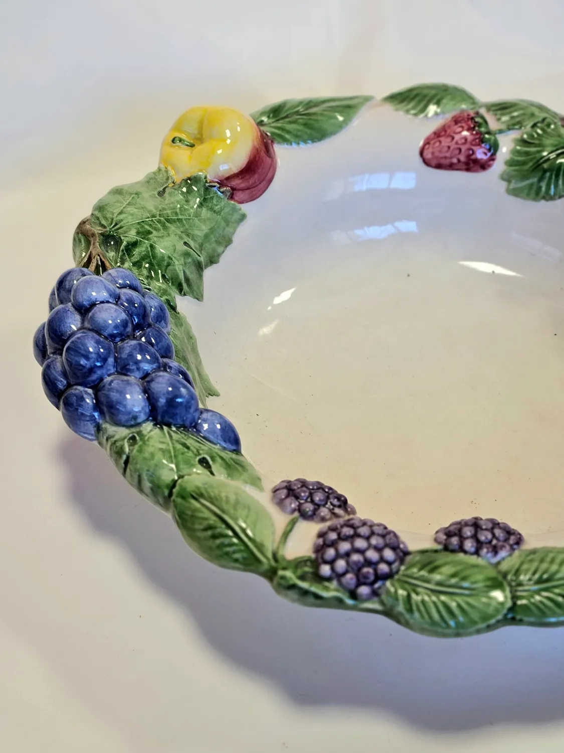 Les Ottomans Berries salatskål keramik bær håndmalet