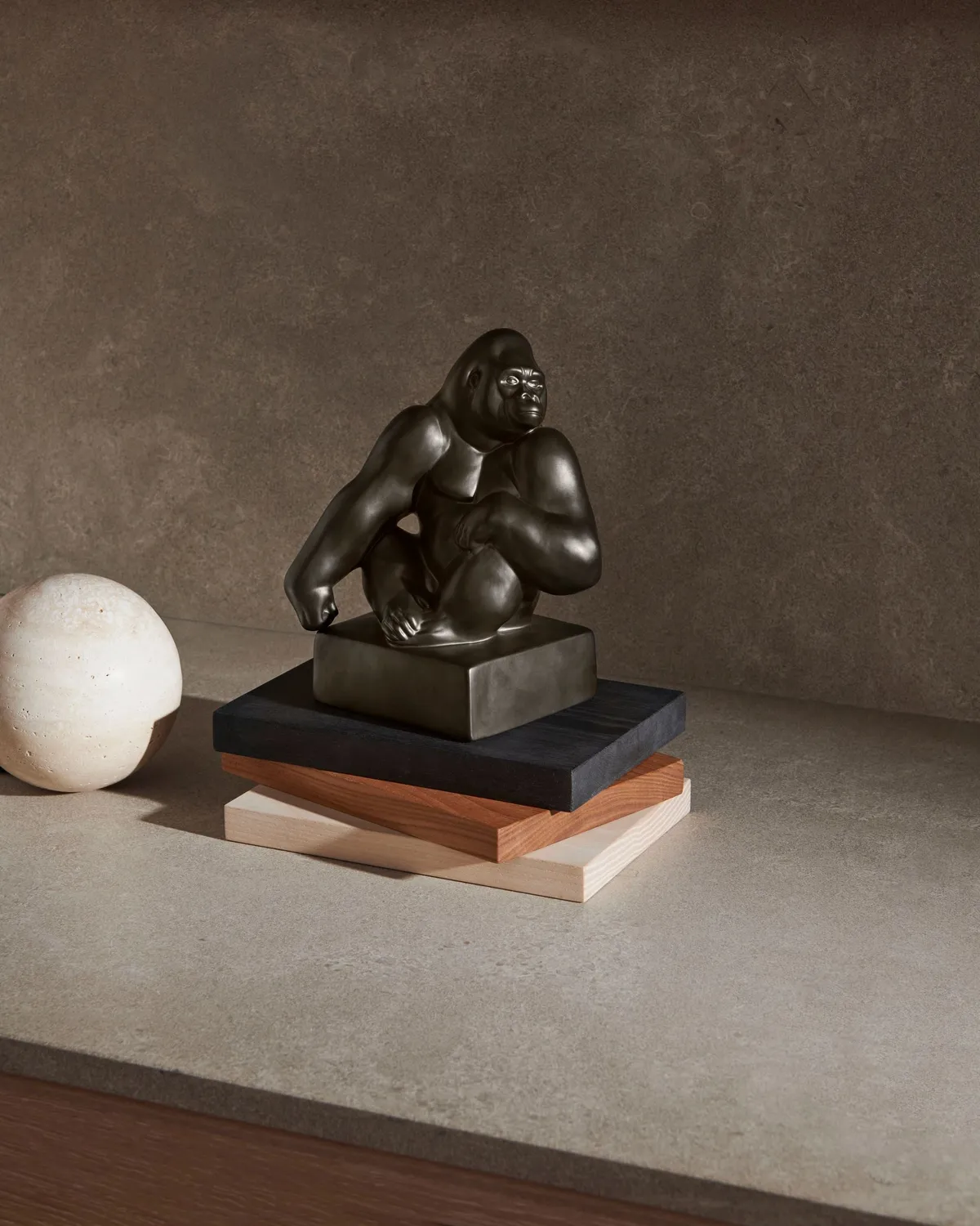 Kgl. Porcelæn Figurer gorilla 20 cm grafit porcelænsfigur