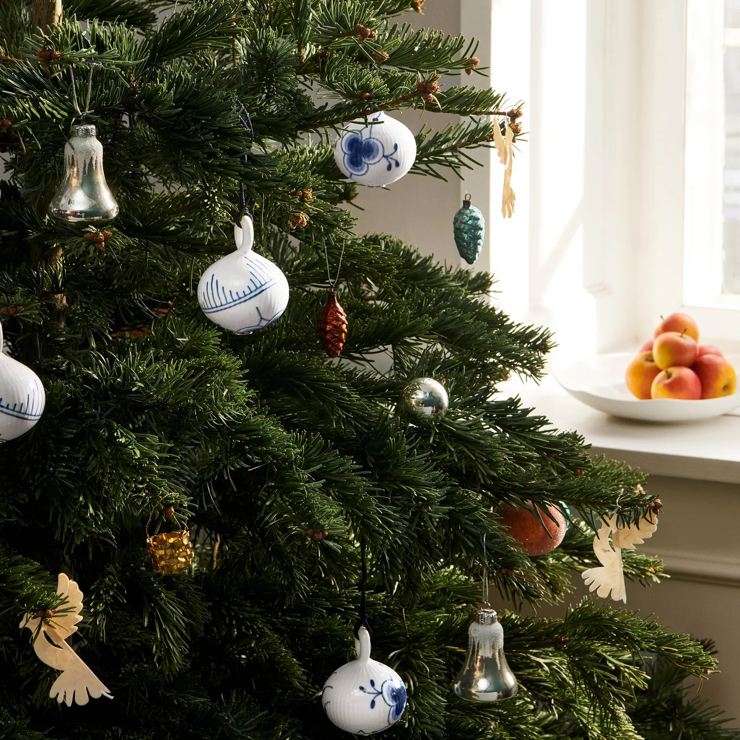 Royal Copenhagen Blå Mega Riflet julekugle 9,5 cm 2 stk.