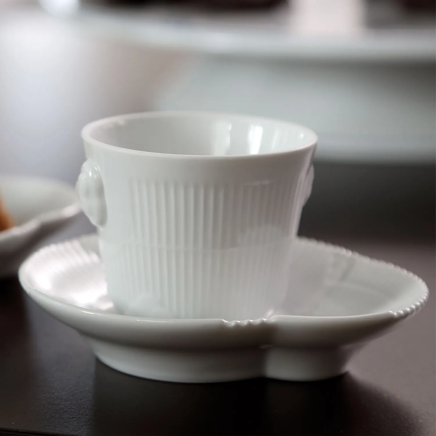 Kgl. Porcelæn Hvid Elements espressokop 9 cl med kop