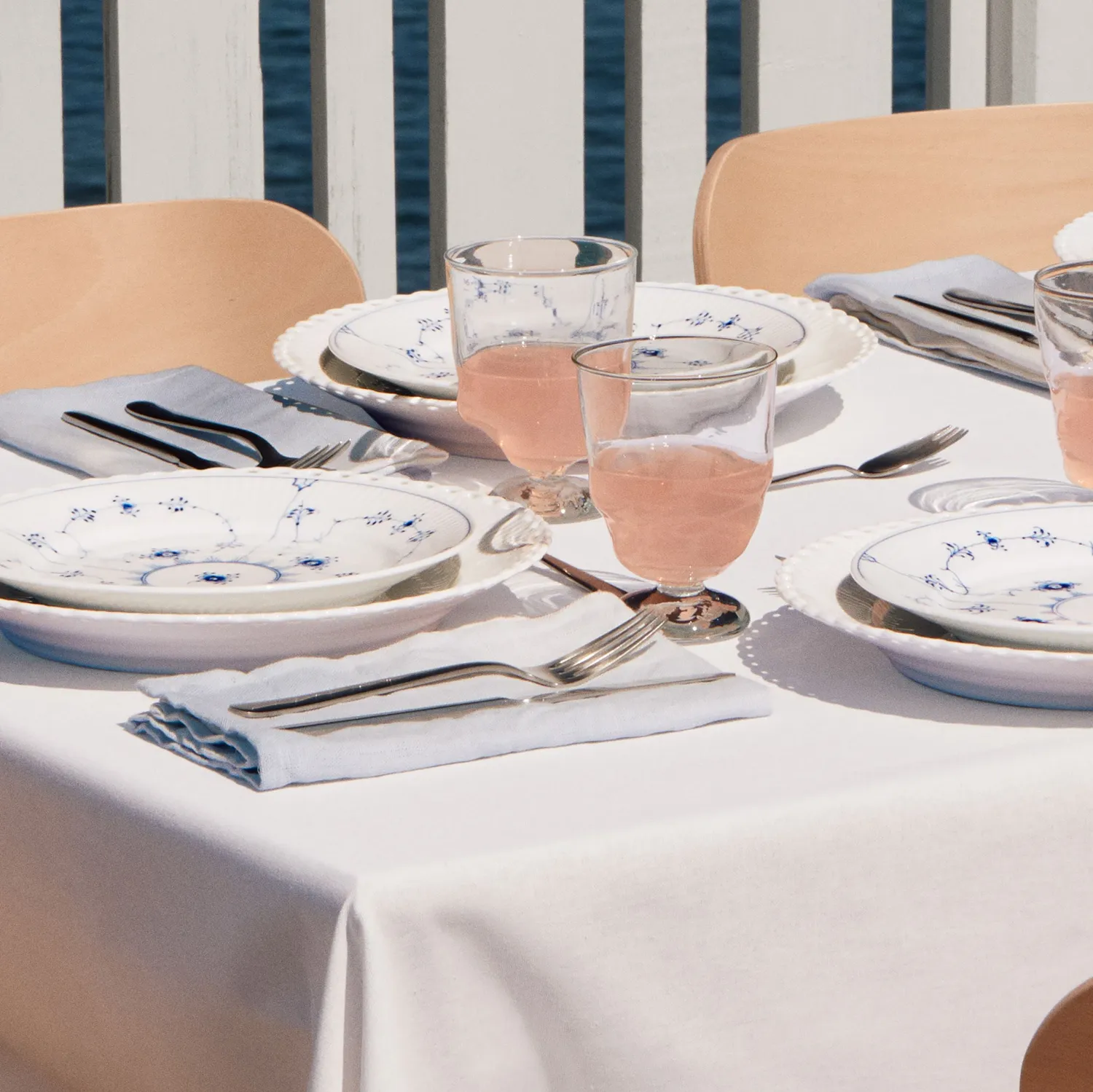 Kgl. Porcelæn Musselmalet Riflet tallerken 19 cm håndmalet