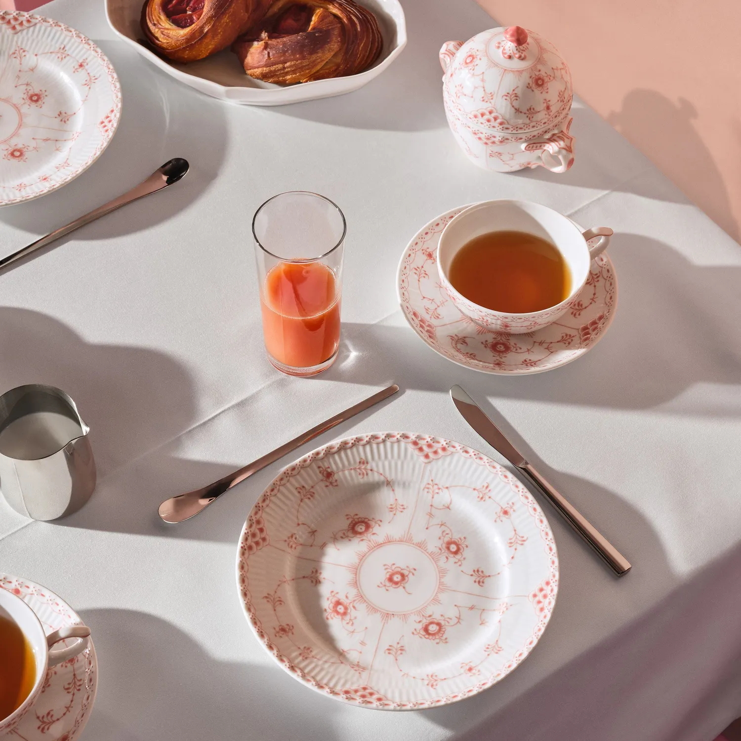 Kgl. Porcelæn Koral Halvblonde sukkerskål m. låg 20 cl