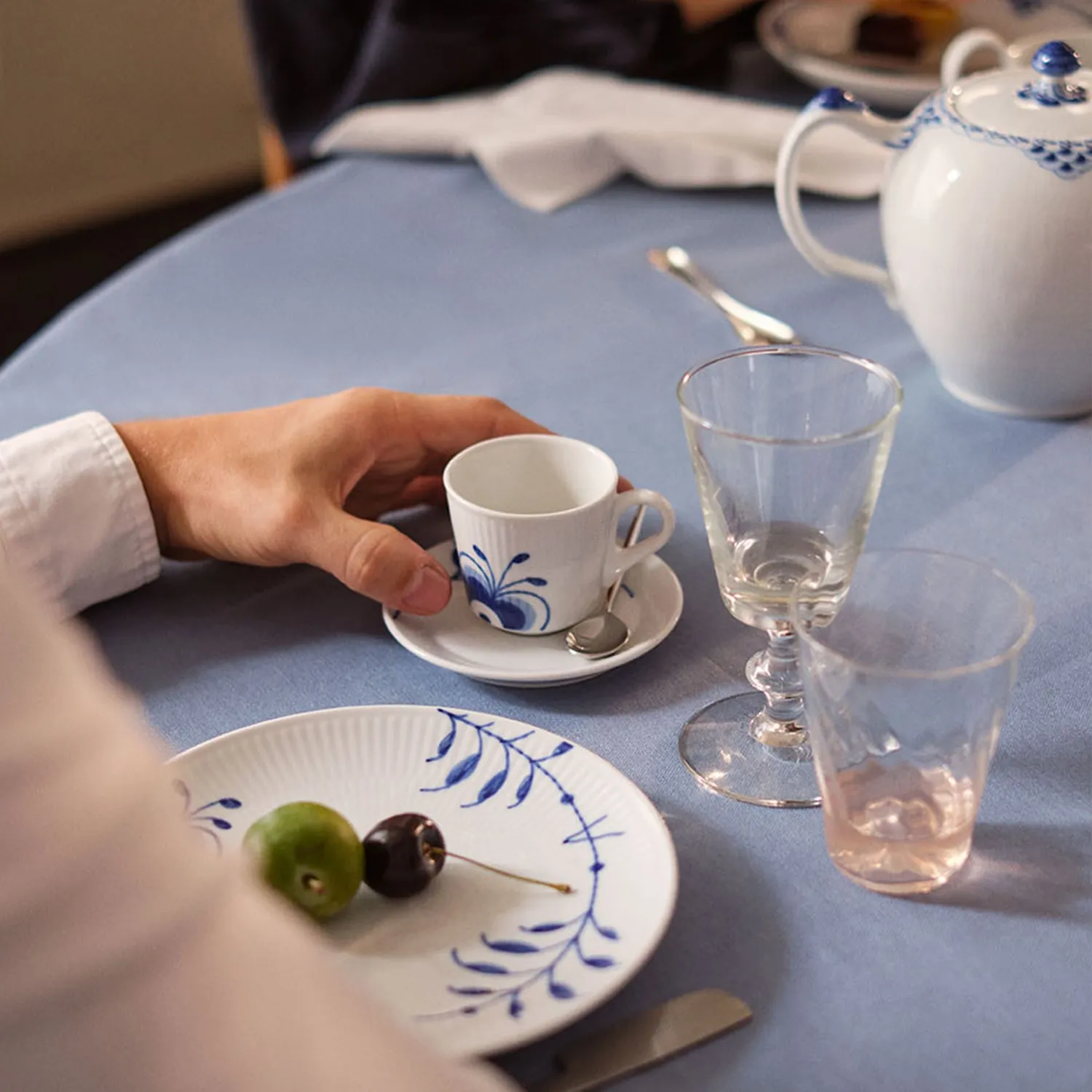 Kgl. Porcelæn Blå Mega Riflet tallerken 27 cm coupe