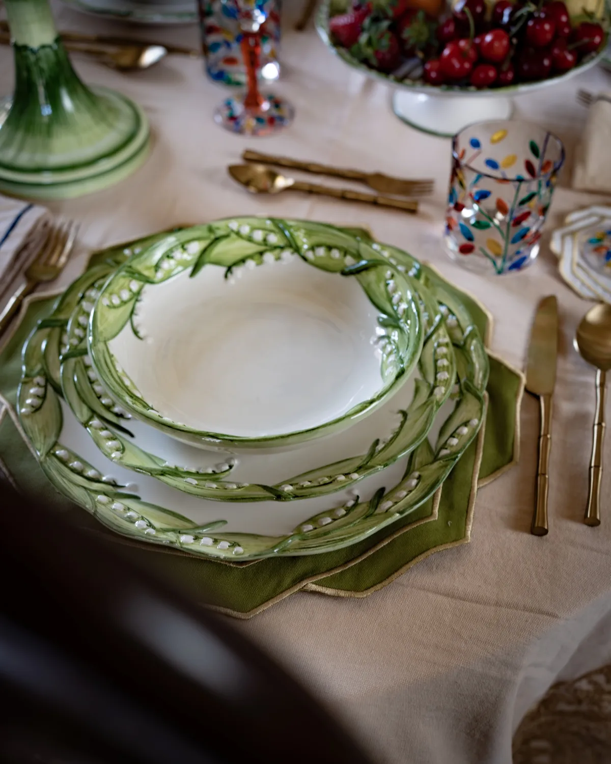 Les Ottomans Lily of the Valley pastatallerken håndmalet hvid